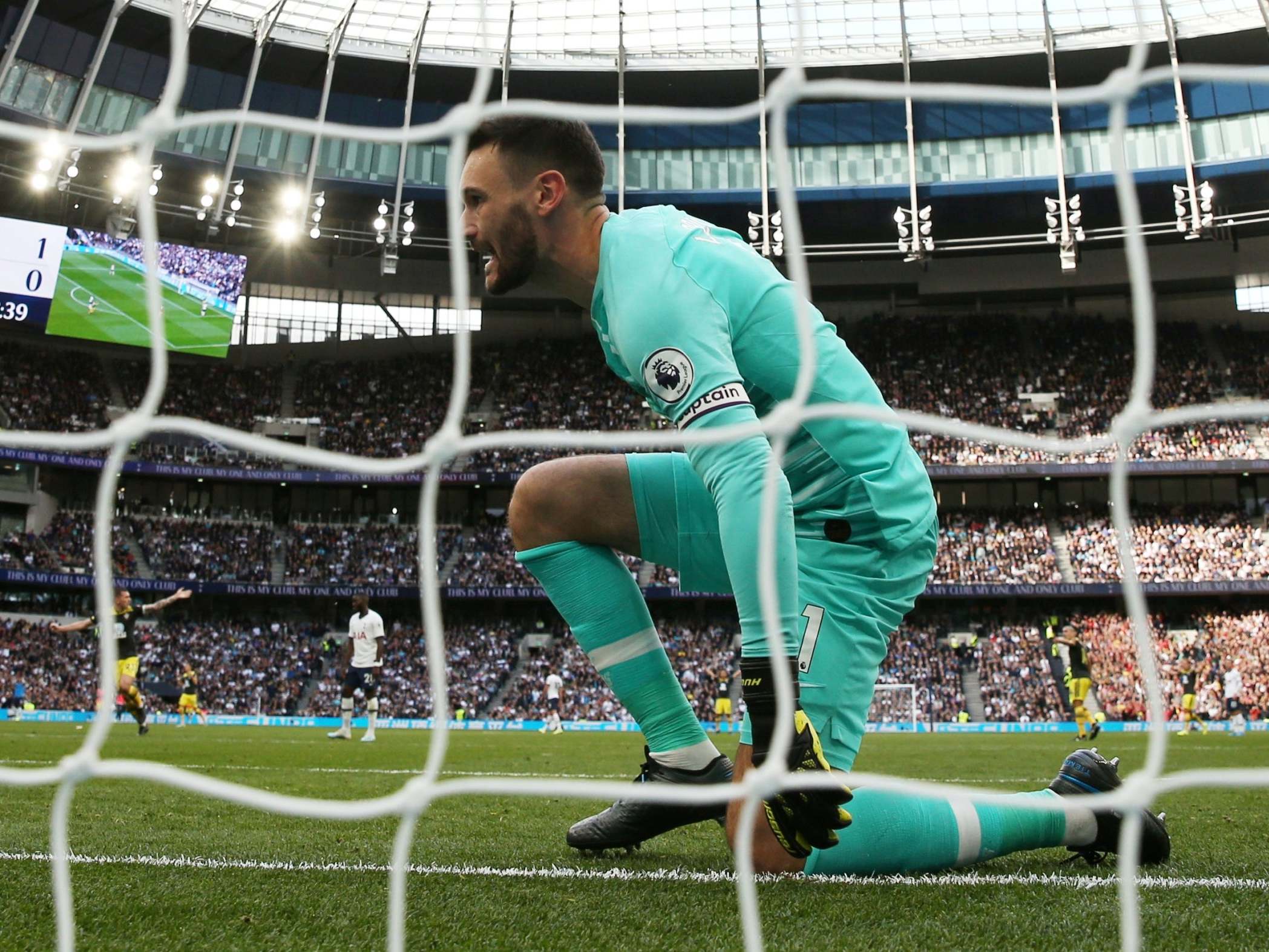 Hugo Lloris‘ error gifts Southampton a route back into the game