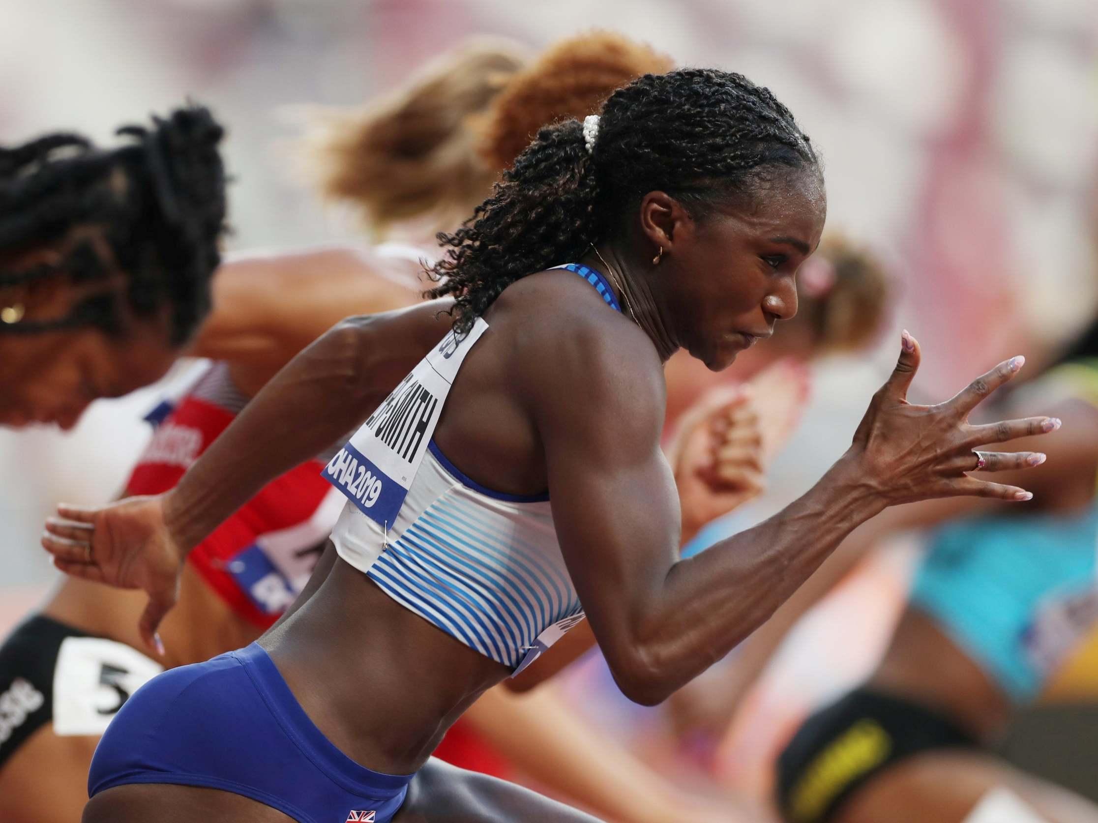 Dina Asher-Smith safely reaches the 100m semi-final