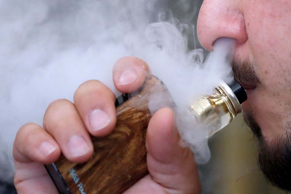Vaping ‘linked to 200 health problems in UK including pneumonia’ | The ...