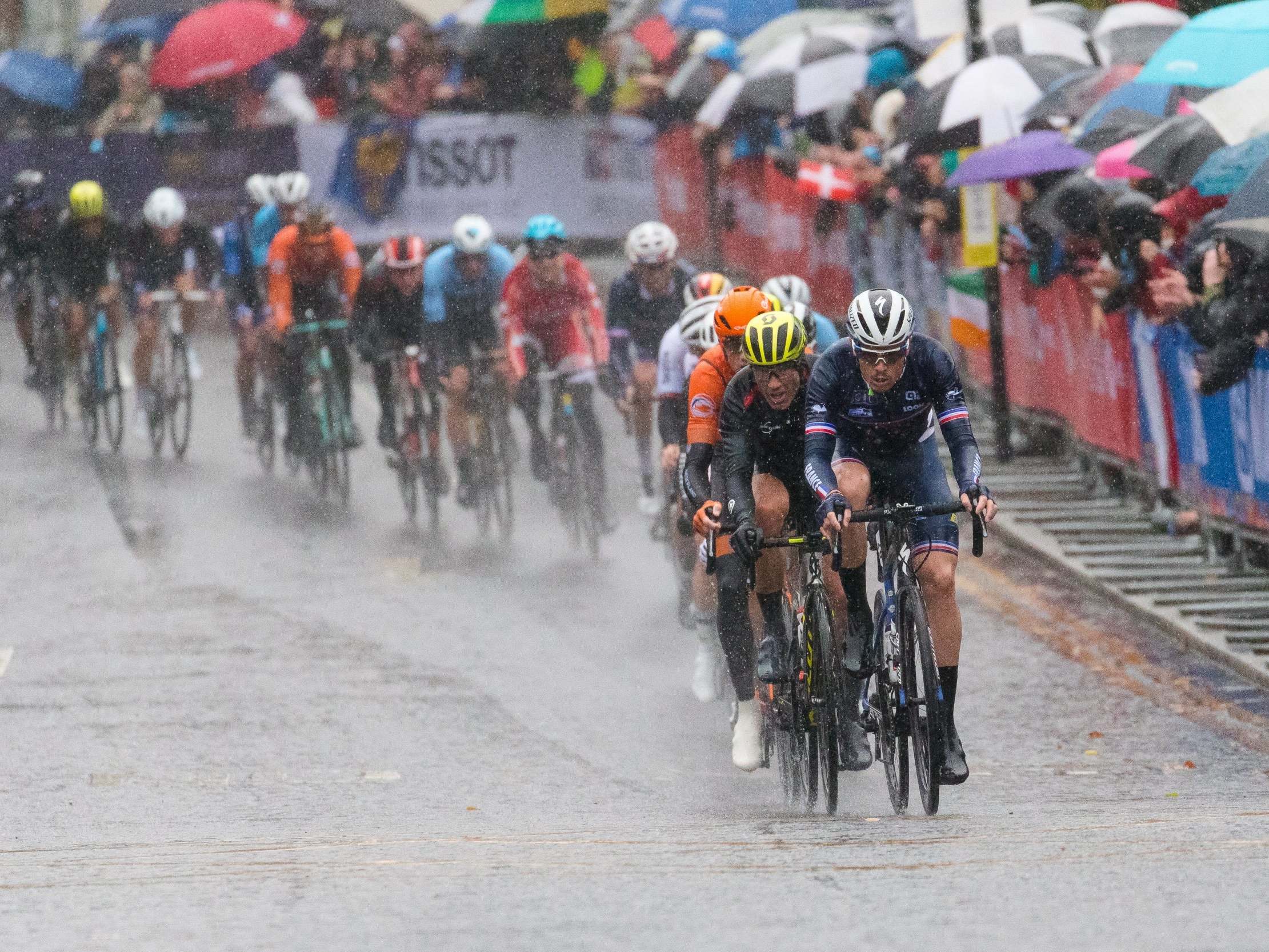 Cyclists endured appalling conditions in Yorkshire on Sunday during the world championship road race from Leeds to Harrogate