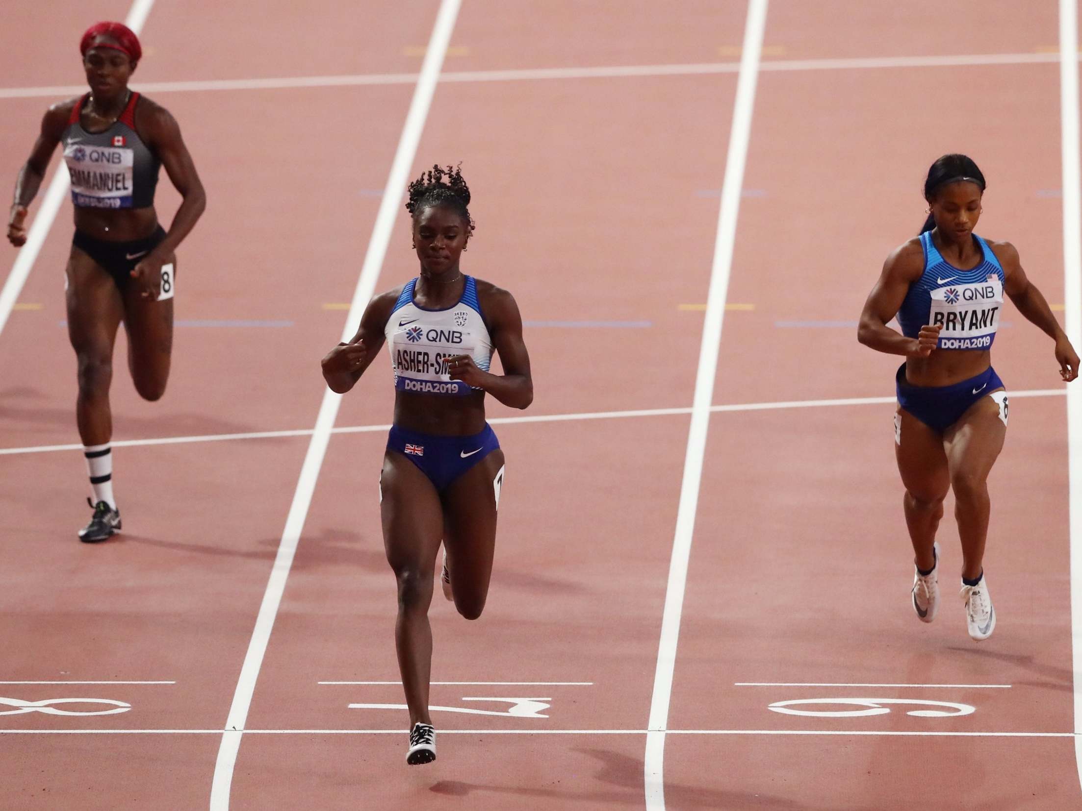 Dina Asher-Smith wins her 200m heat