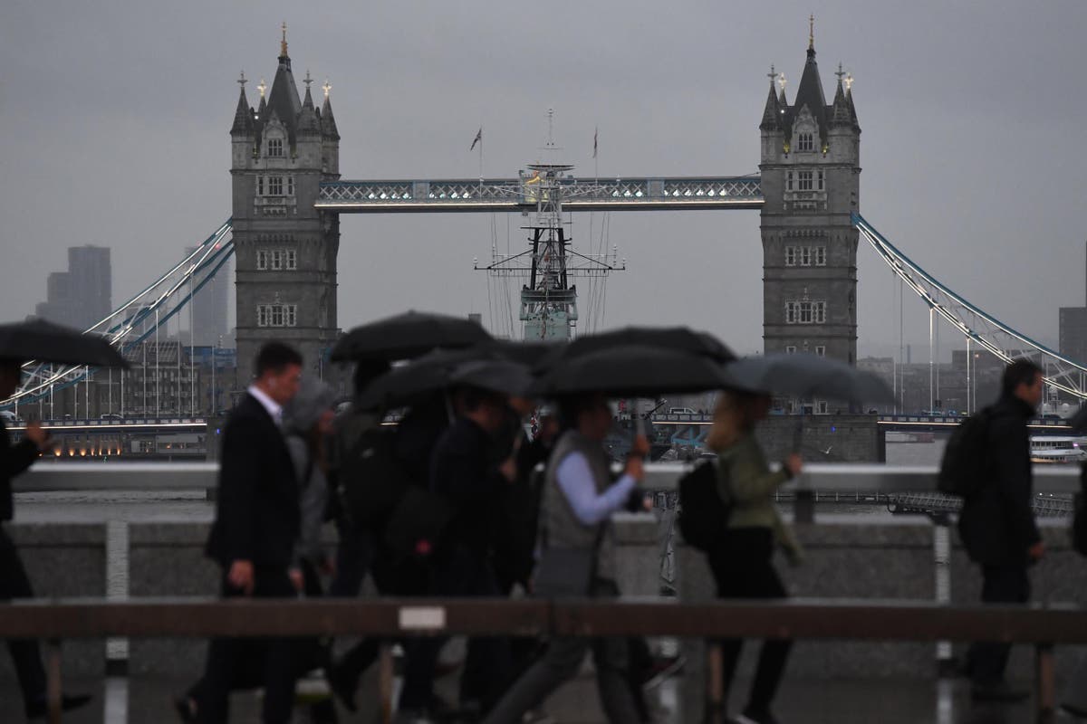 UK weather forecast: Rain and floods to hit ahead of sunny Sunday break