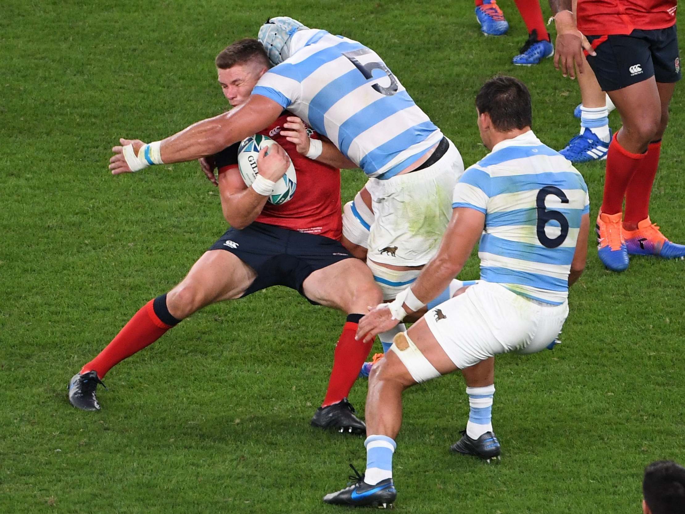 Tomas Lavanini tackles Owen Farrell high that earned him a red card