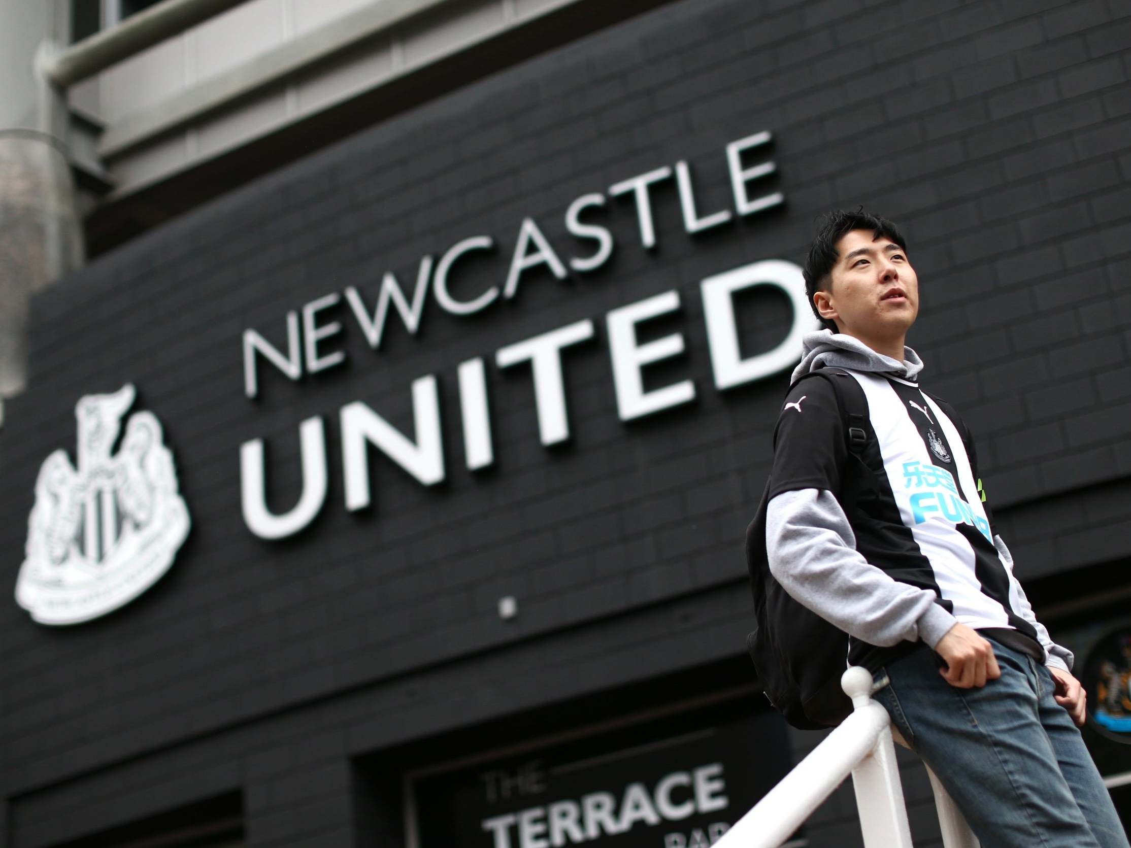Newcastle vs Manchester United LIVE: Stream, latest score, goal updates, team news and prediction