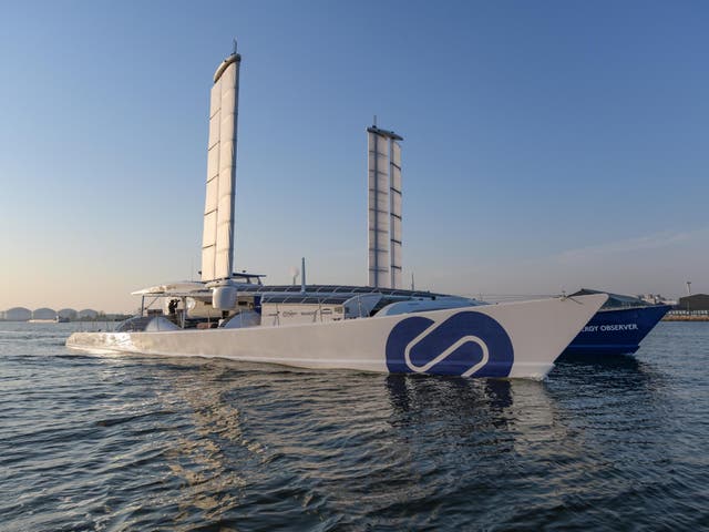 The Toyota-sponsored vessel creates its own hydrogen fuel by sucking up sea water as it sails along at speeds of up to 7.12 knots