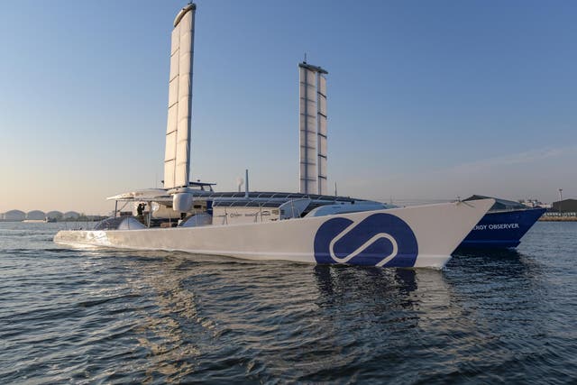 The Toyota-sponsored vessel creates its own hydrogen fuel by sucking up sea water as it sails along at speeds of up to 7.12 knots