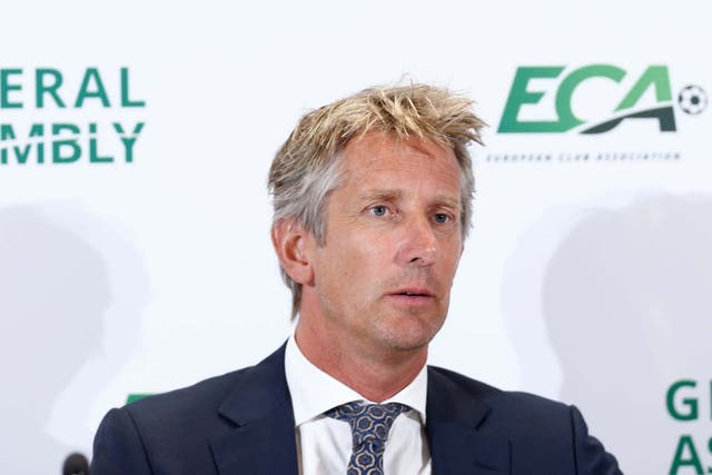 Edwin van der Sar claims United lack strong characters