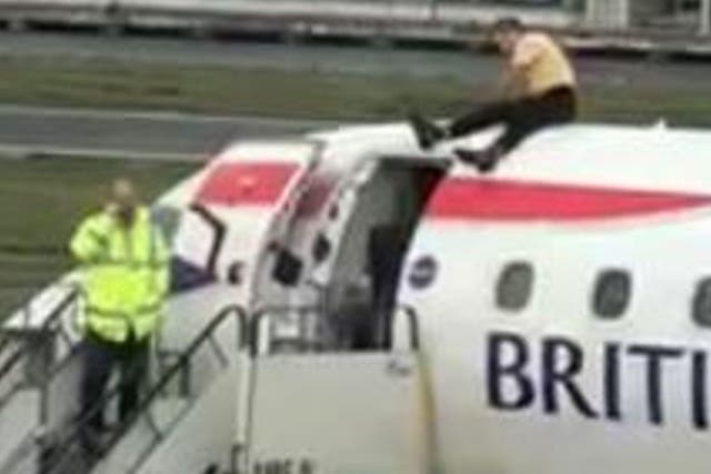 A climate change protester managed to infiltrate a plane to prevent it from taking off
