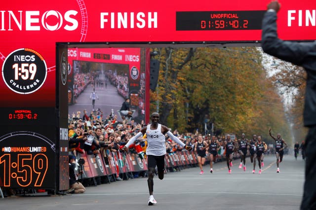 Nike Zoomx Vaporfly What Are The Shoes Eliud Kipchoge Wore In Ineos 1 59 Marathon And Why Are They Controversial The Independent The Independent
