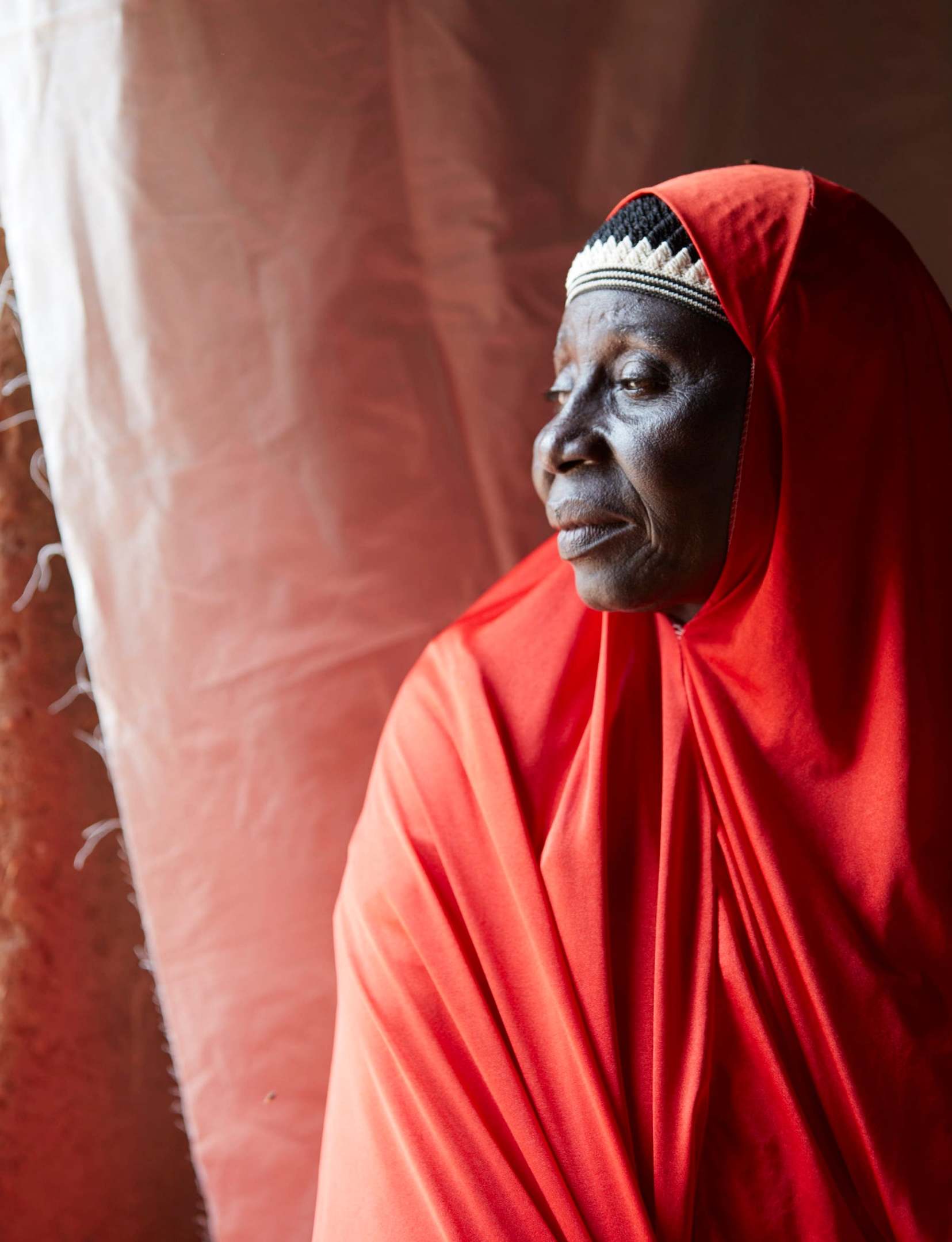 Last year’s drought made Aissa’s crop fail, leaving the family with nothing to eat. In the Sahel rainfall has become erratic and wet seasons that people rely on are shrinking. 
The Sahel has one of the driest climates in the world, people who live here have always been incredibly resilient, are now having to adapt and survive to ever harsher conditions. 
The region is almost one degree hotter than in 1970 and could rise by several degrees by the end of the century.  Record hot spells, desertification, loss of crops and increasingly unpredictable weather patterns are reducing people’s ability to feed themselves. Mothers are forced to eat just one meal a day so that their children can eat.
