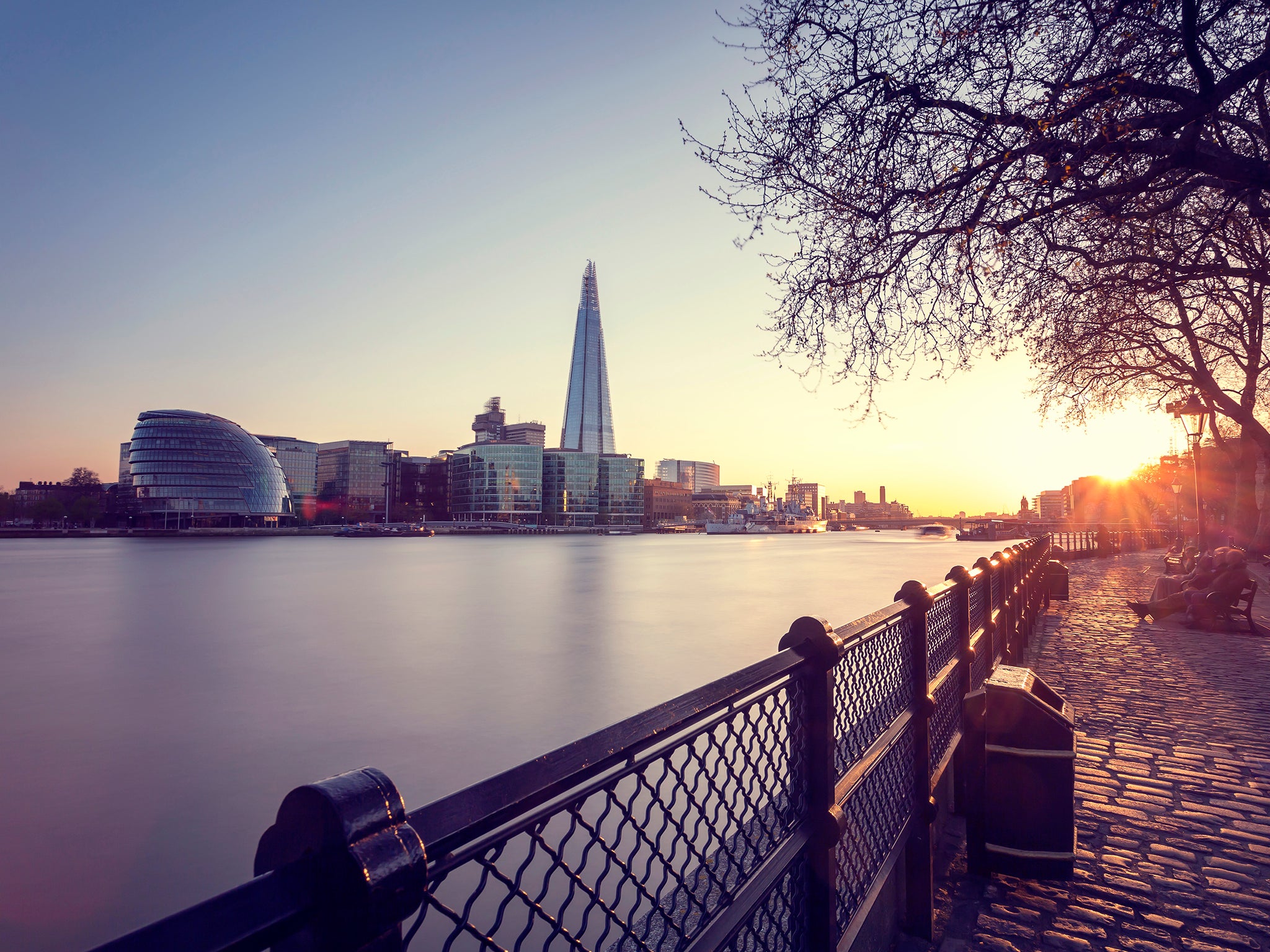 Many of London's best sights sit on the the banks of the Thames