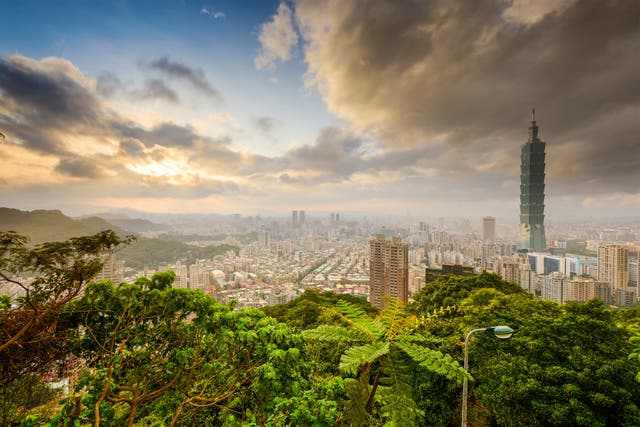 The view from Elephant Mountain in Taipei
