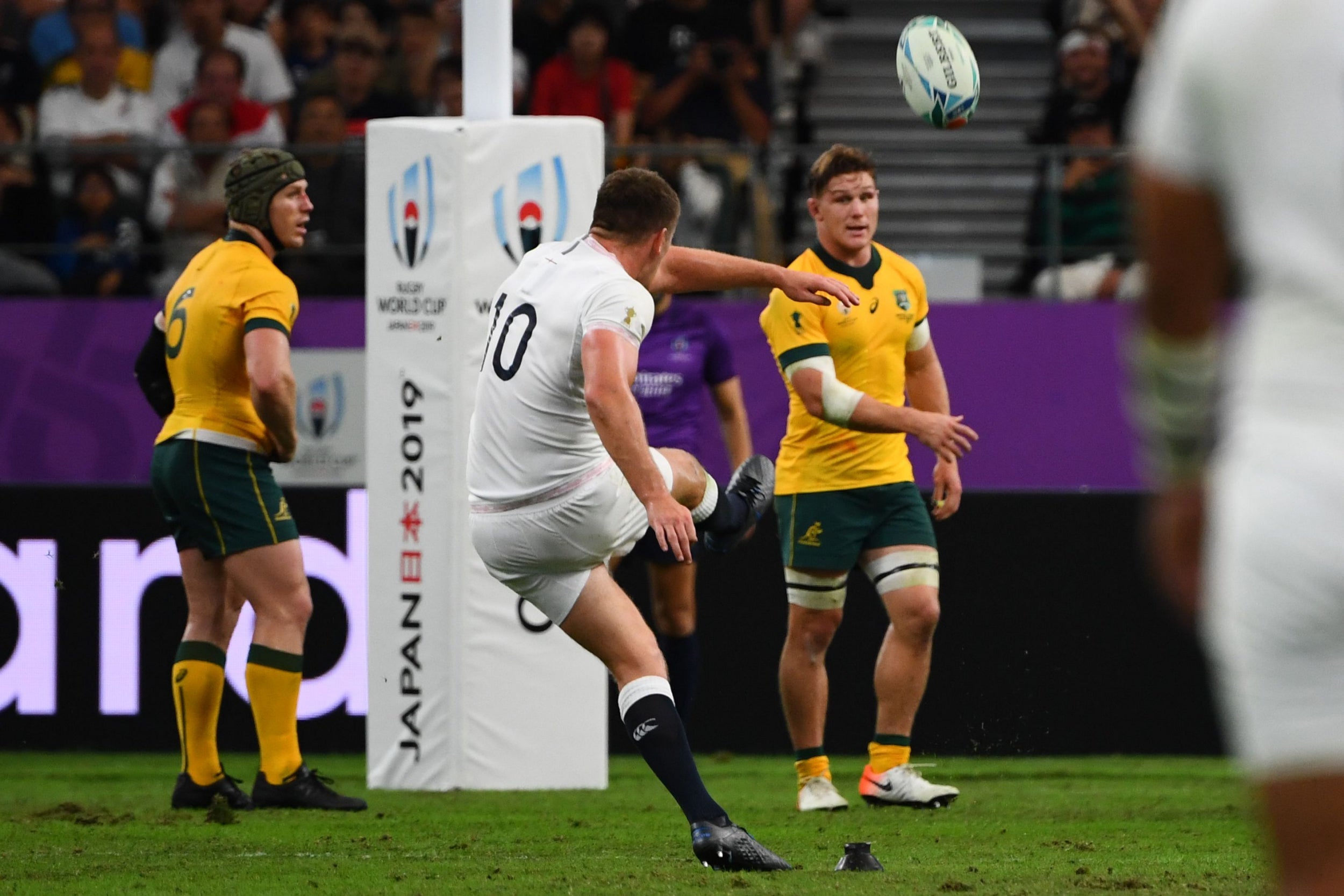 Farrell kicks England on their way to the semi-finals (Getty)