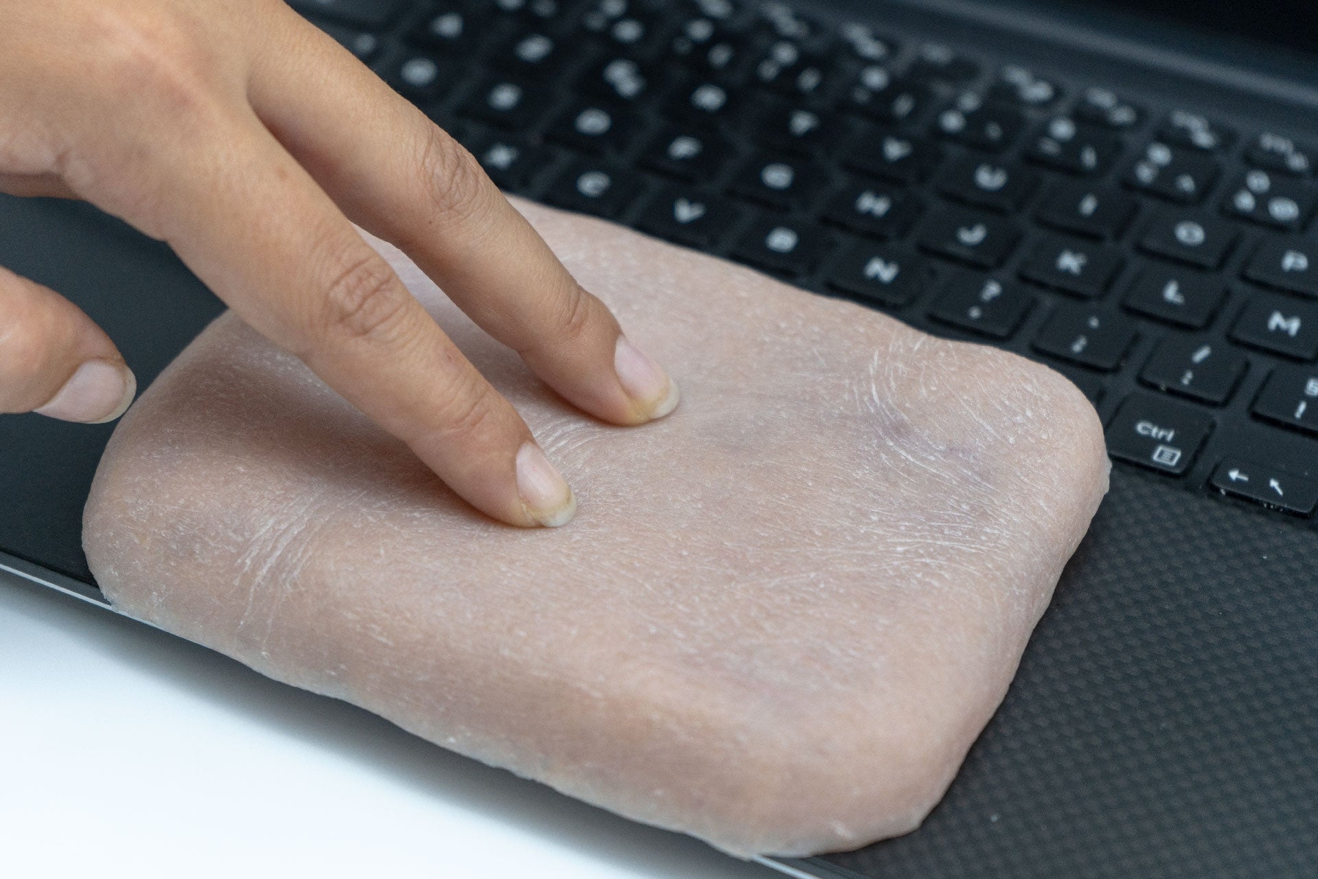 Scientists Create Artificial Skin That Could Make Smartphones