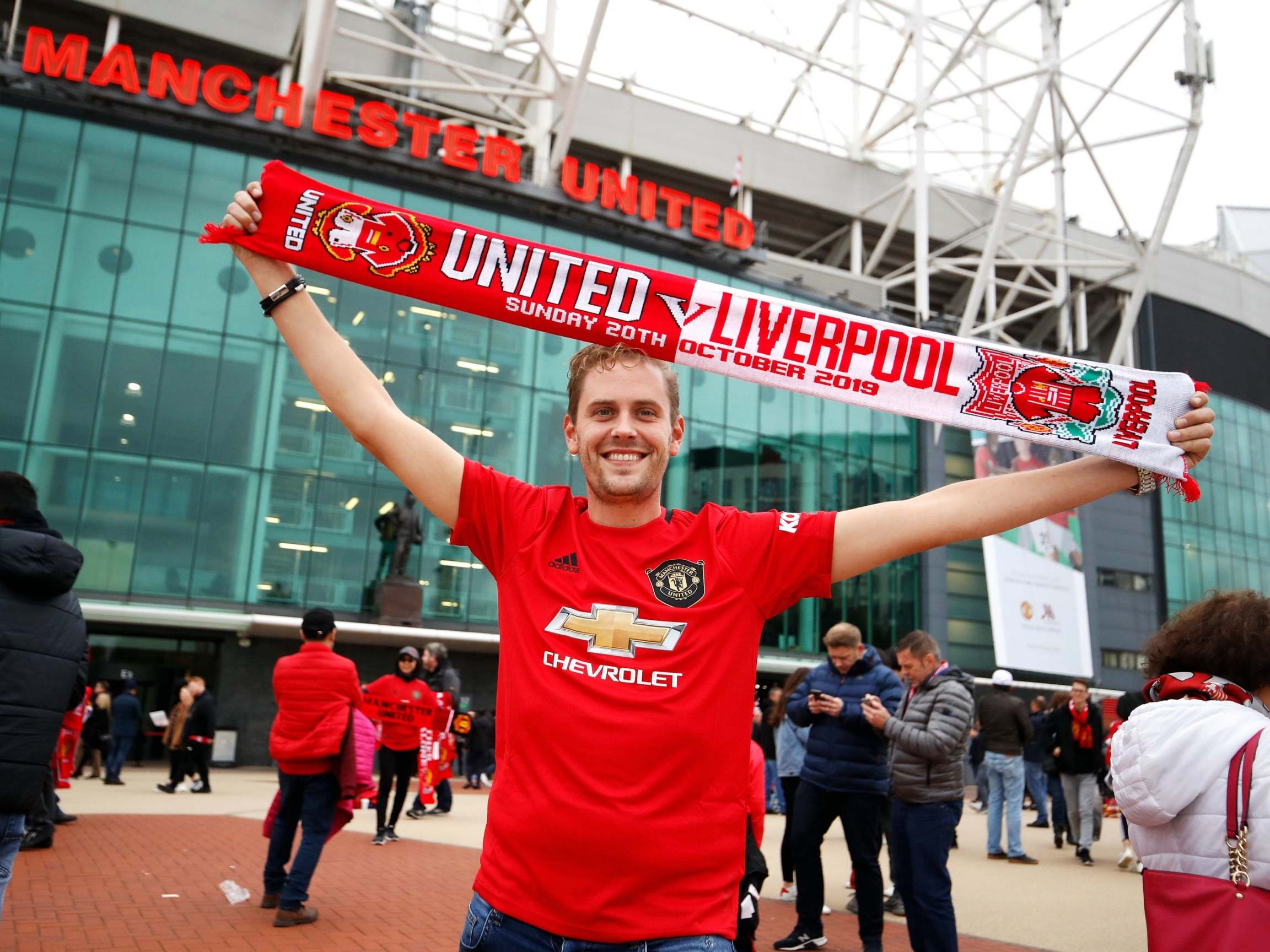 Man Utd vs Liverpool LIVE: Stream, build-up, team news & latest updates from huge game at Old Trafford