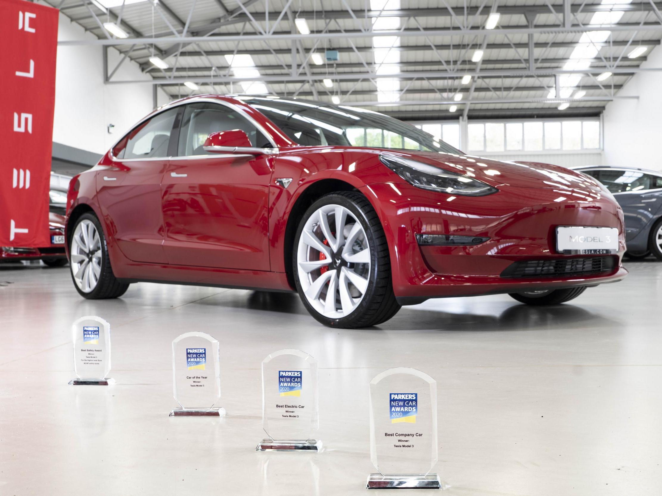 Tesla S Cheapest Electric Vehicle Wins Top Prize At Car Industry
