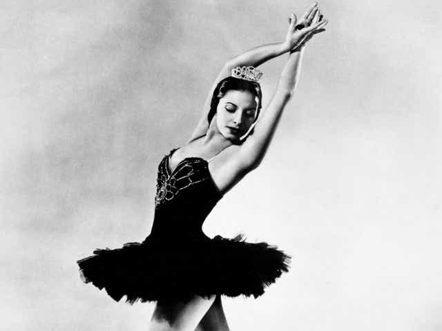 Alonso excelled in the Black Swan pas de deux from 'Swan Lake’, 1955