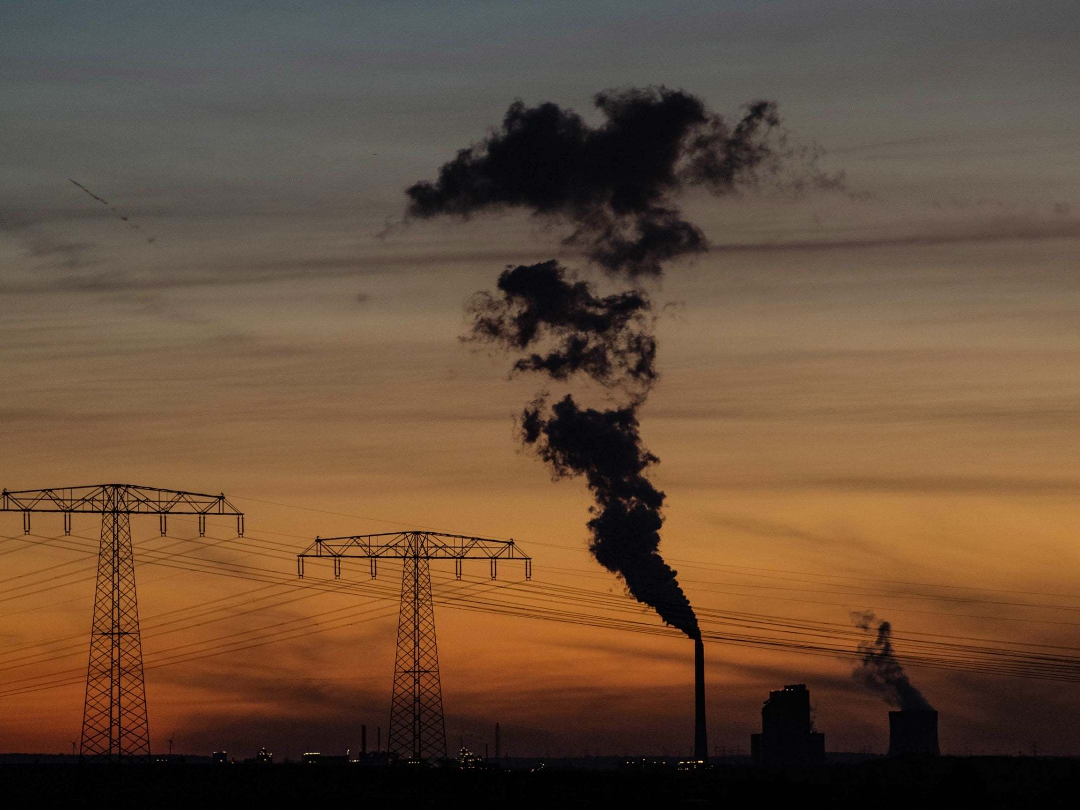 US air quality dropped during Trump presidency after years of improvement, leading to thousands of premature deaths