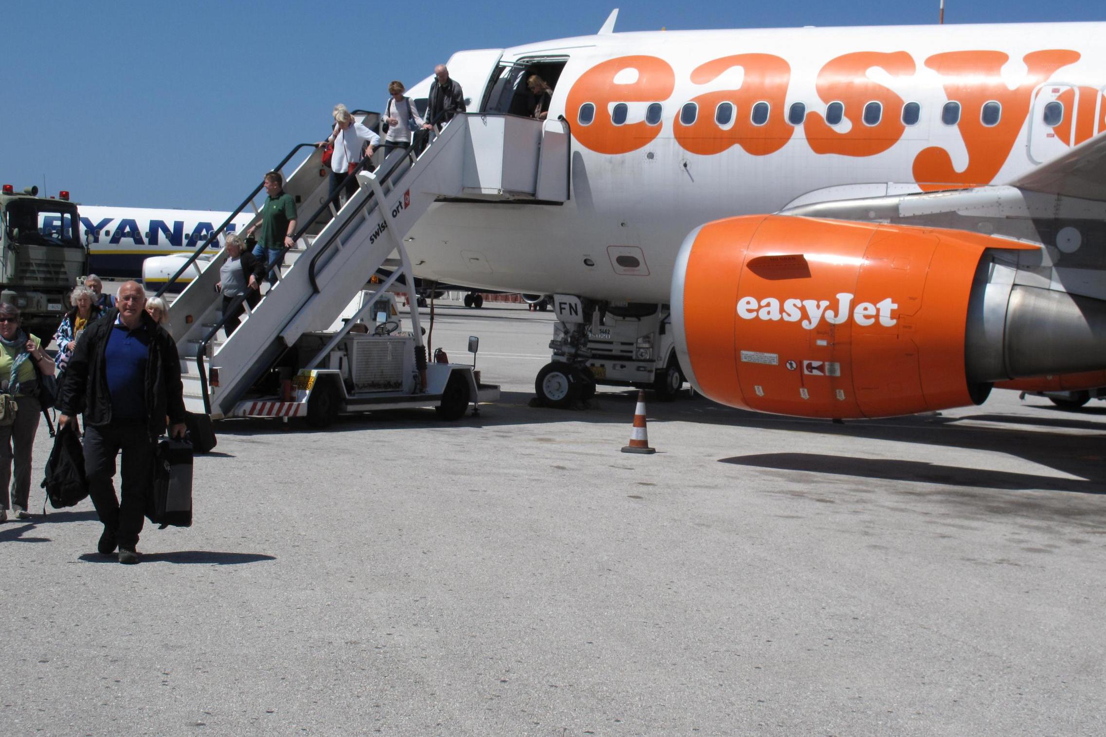 Ground stop: easyJet has cancelled 32 flights, including the only departure from Gatwick to Catania