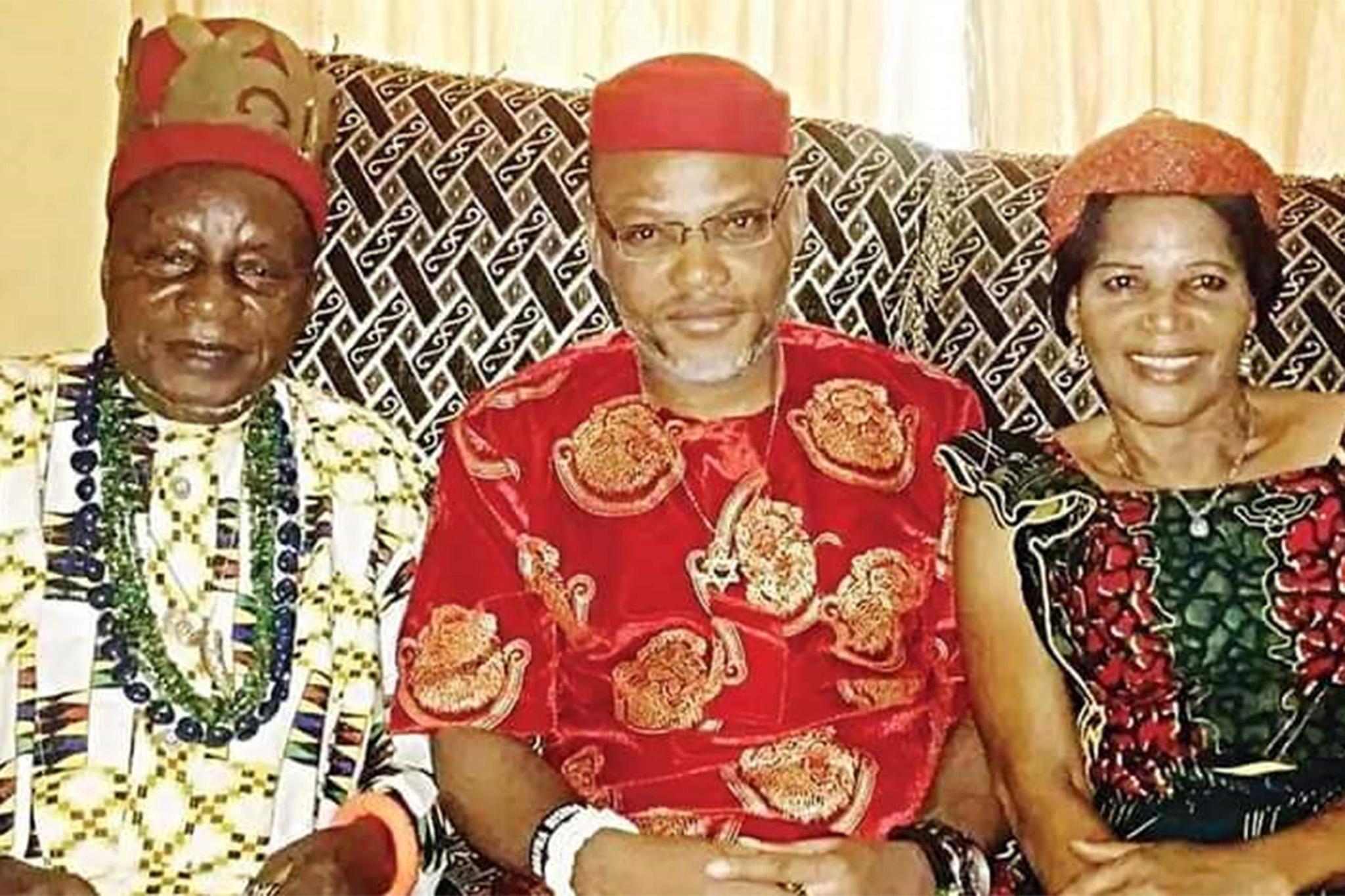 Nnamdi Kanu (centre) with his parents