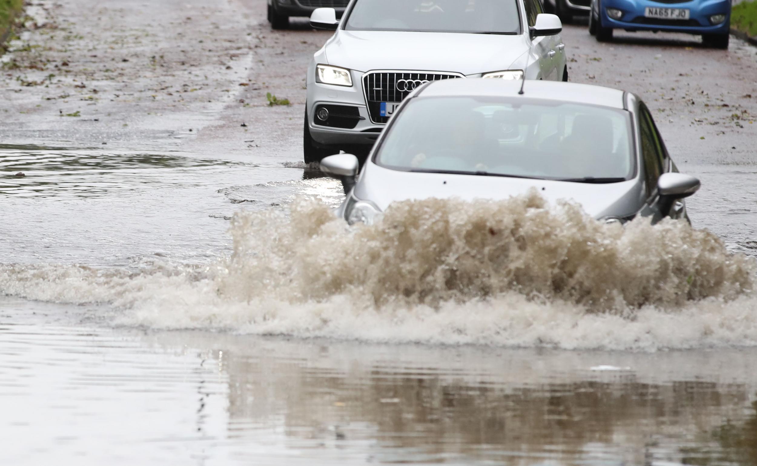 Flipboard Uk Weather Live Britain Braces For Heavy Rain And First Snowfall Of Season As