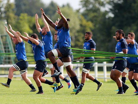 England's players train in the scorching heat of Treviso