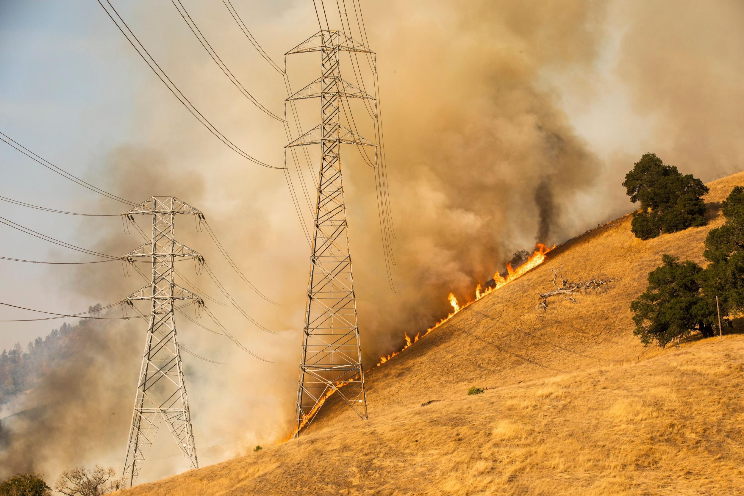 PG&amp;E is?shutting off parts of the power network to try to stop the fire from spreading