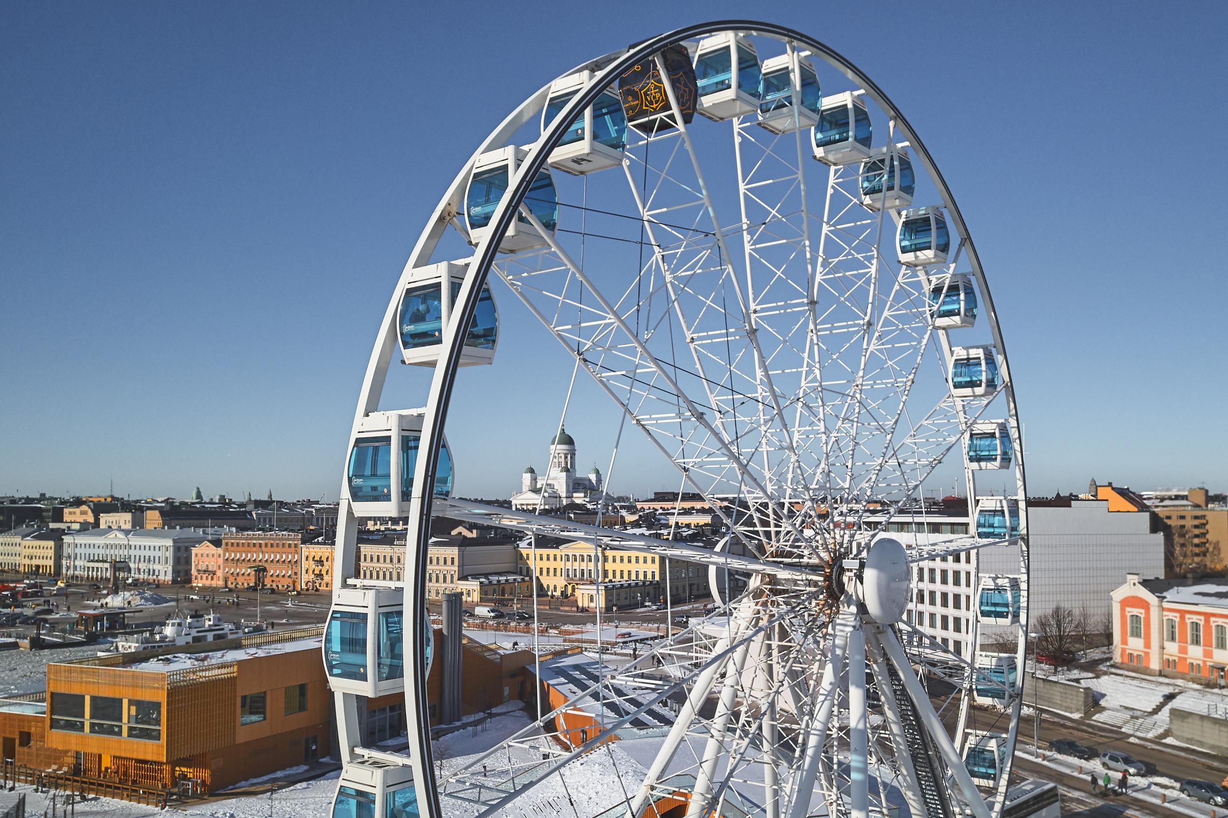 Why is there a random brown pod on the SkyWheel? It’s a sauna, obviously