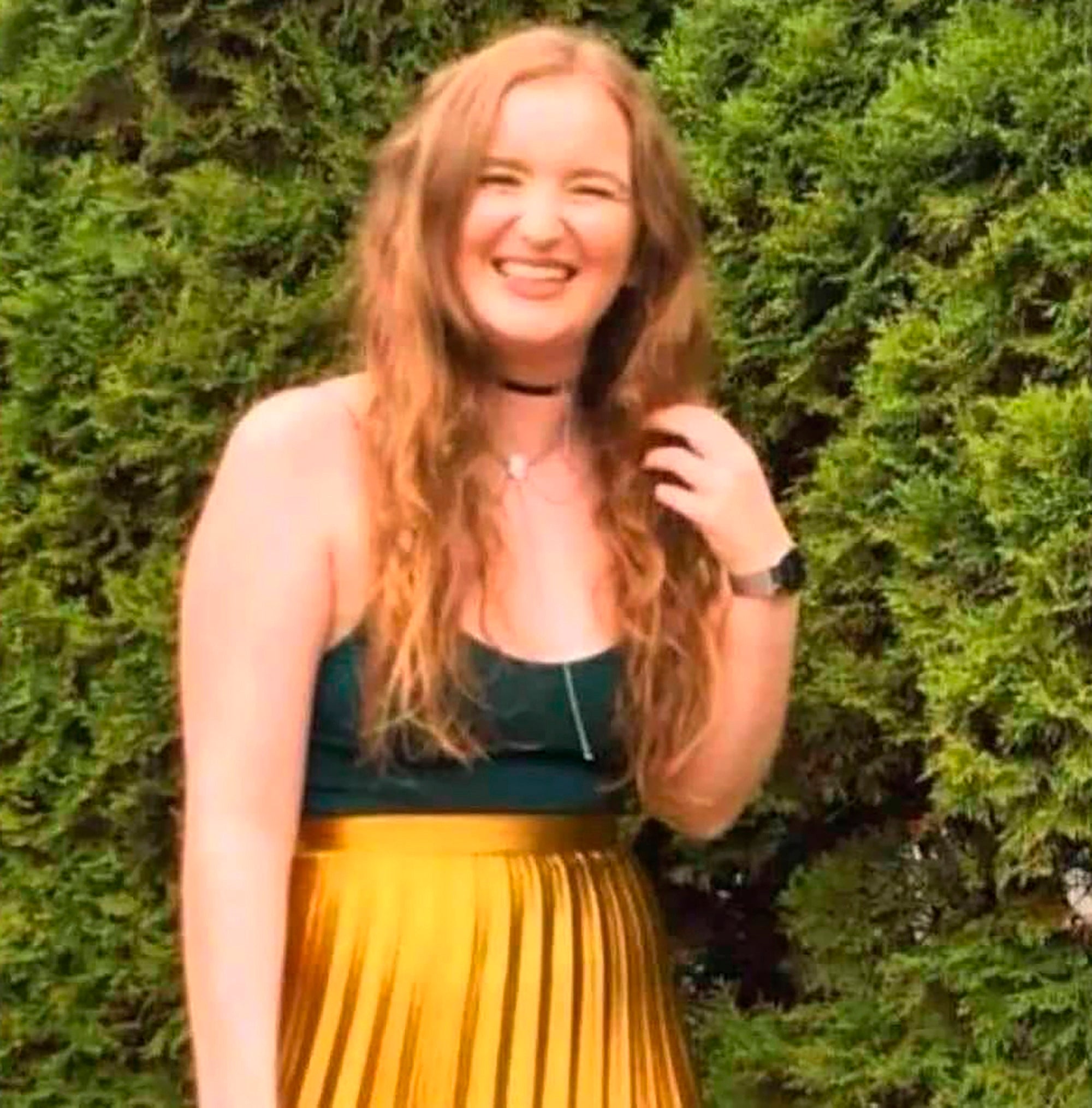 Video: Sister of missing backer Amelia Bambridge say they're desperate for her to be found