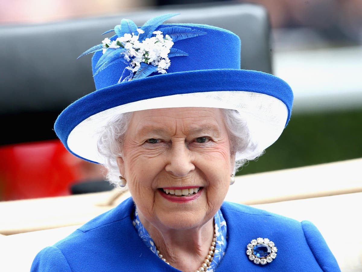 Queen’s dresser reveals why decoy hats are made for the monarch during Asco...