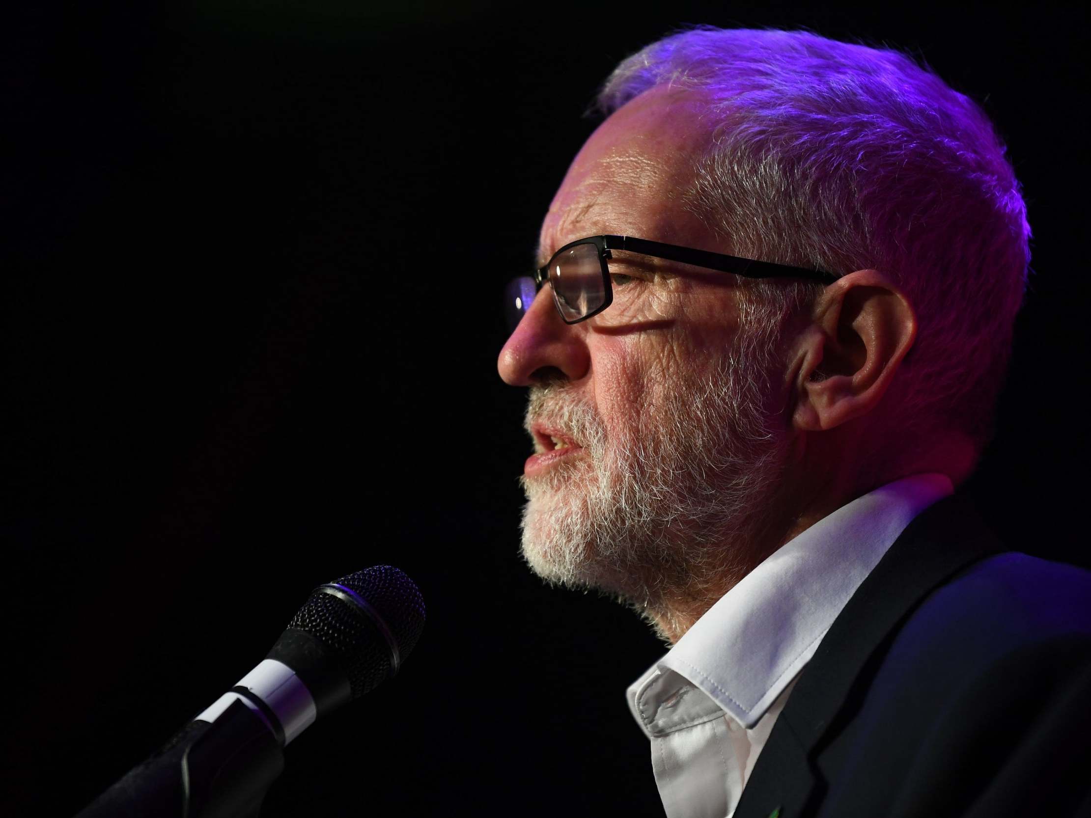 General election: Corbyn attacks 'establishment elite' as he tries to shrug off Labour's poll deficit