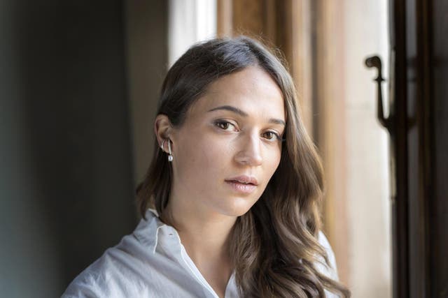 'I believe in being an actor – I want it to be that anyone can play anything.' Alicia Vikander stars in new Netflix film ‘Earthquake Bird’