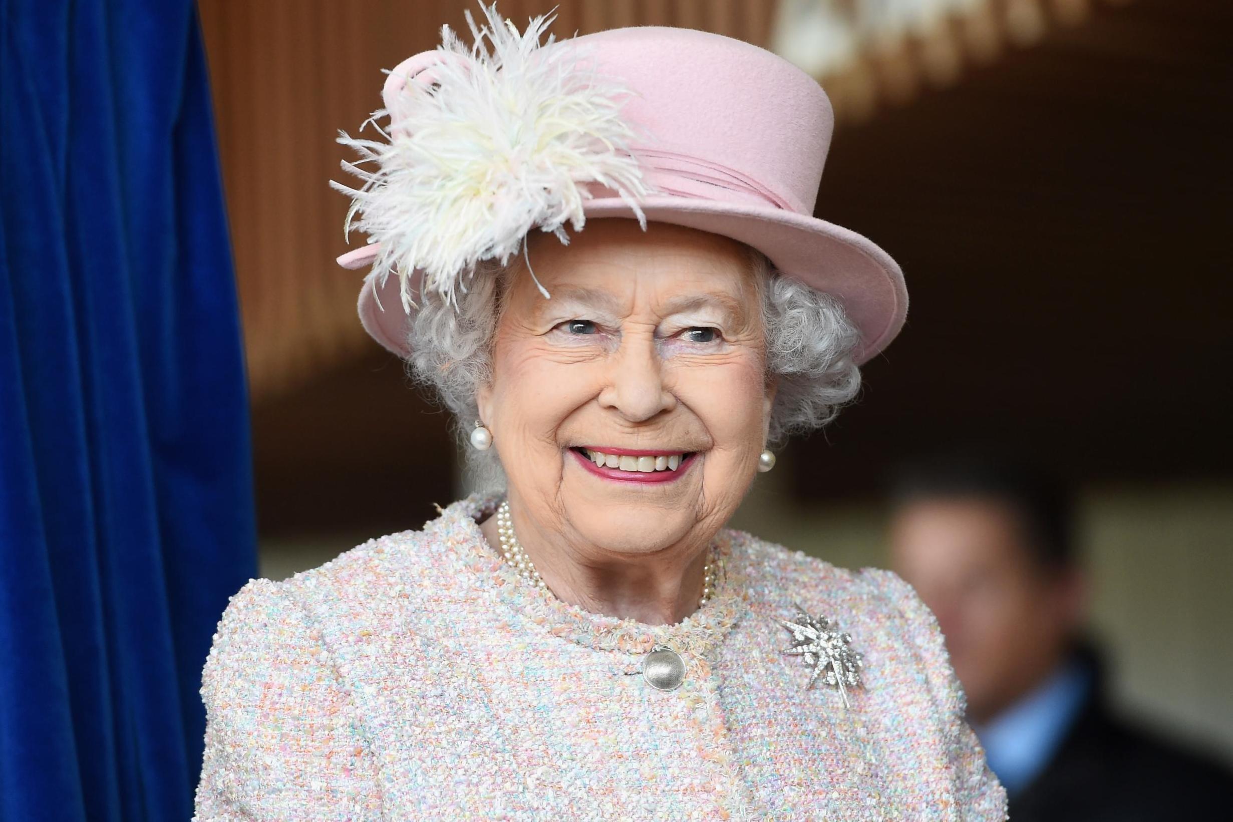 Queen Elizabeth does her own makeup for every occasion except one (Getty)