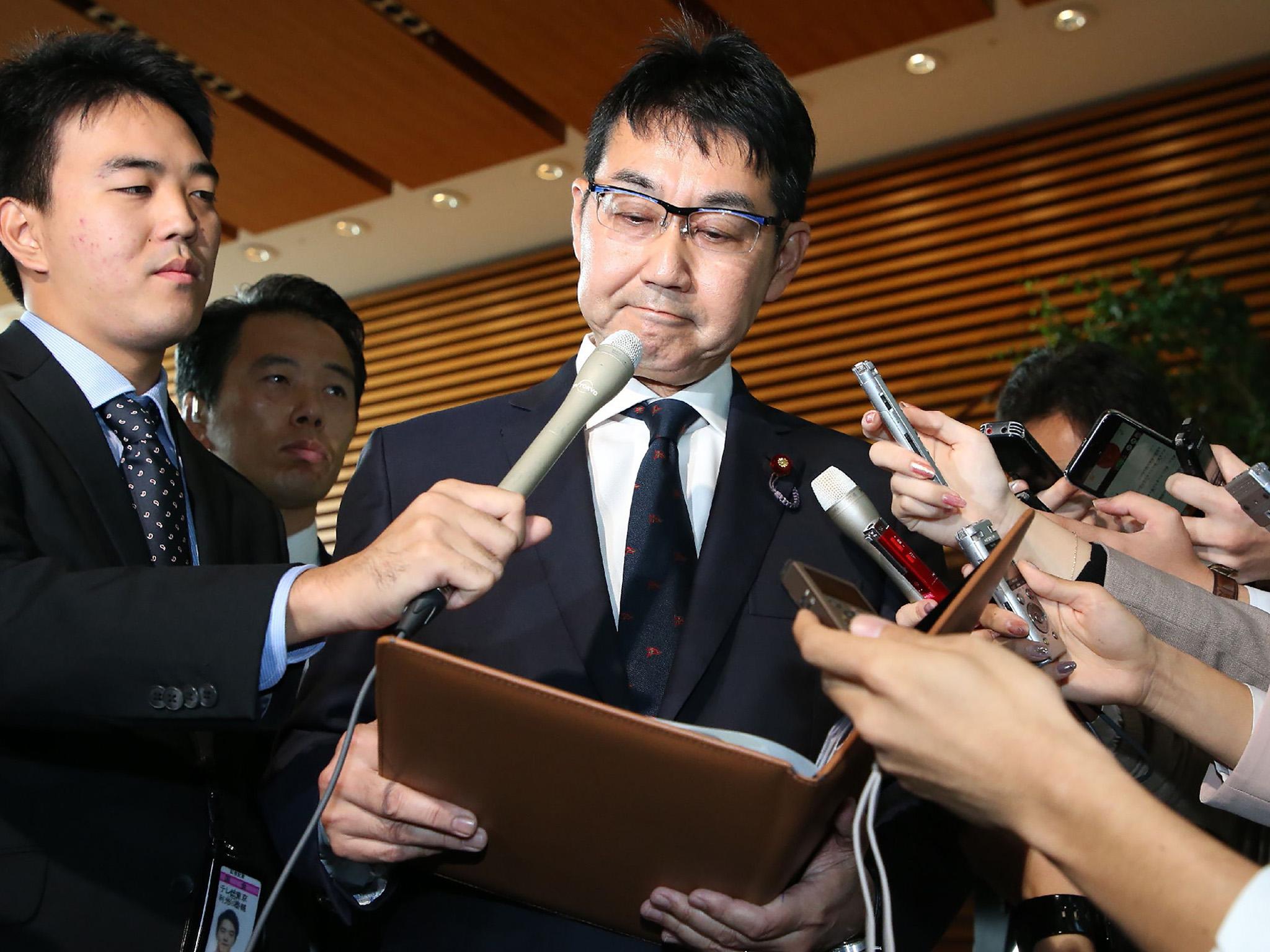 Justice minister Katsuyuki Kawai stepped down after giving a gift of potaoes to constituents