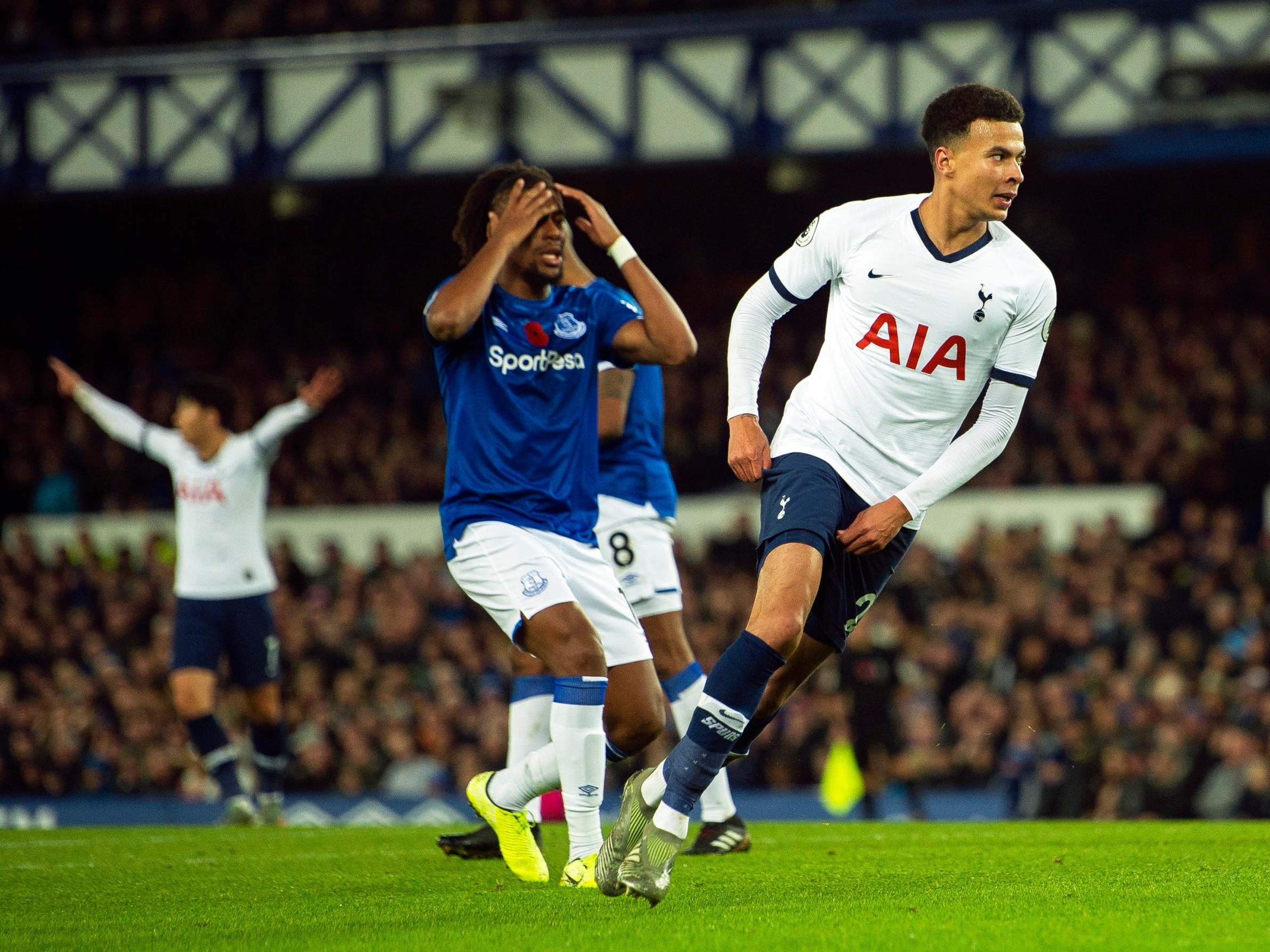 Dele Alli scores against Everton