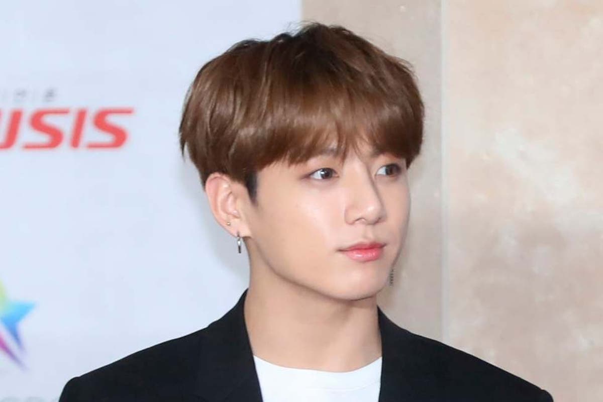 BTS Jungkook Shows Off Hip Style