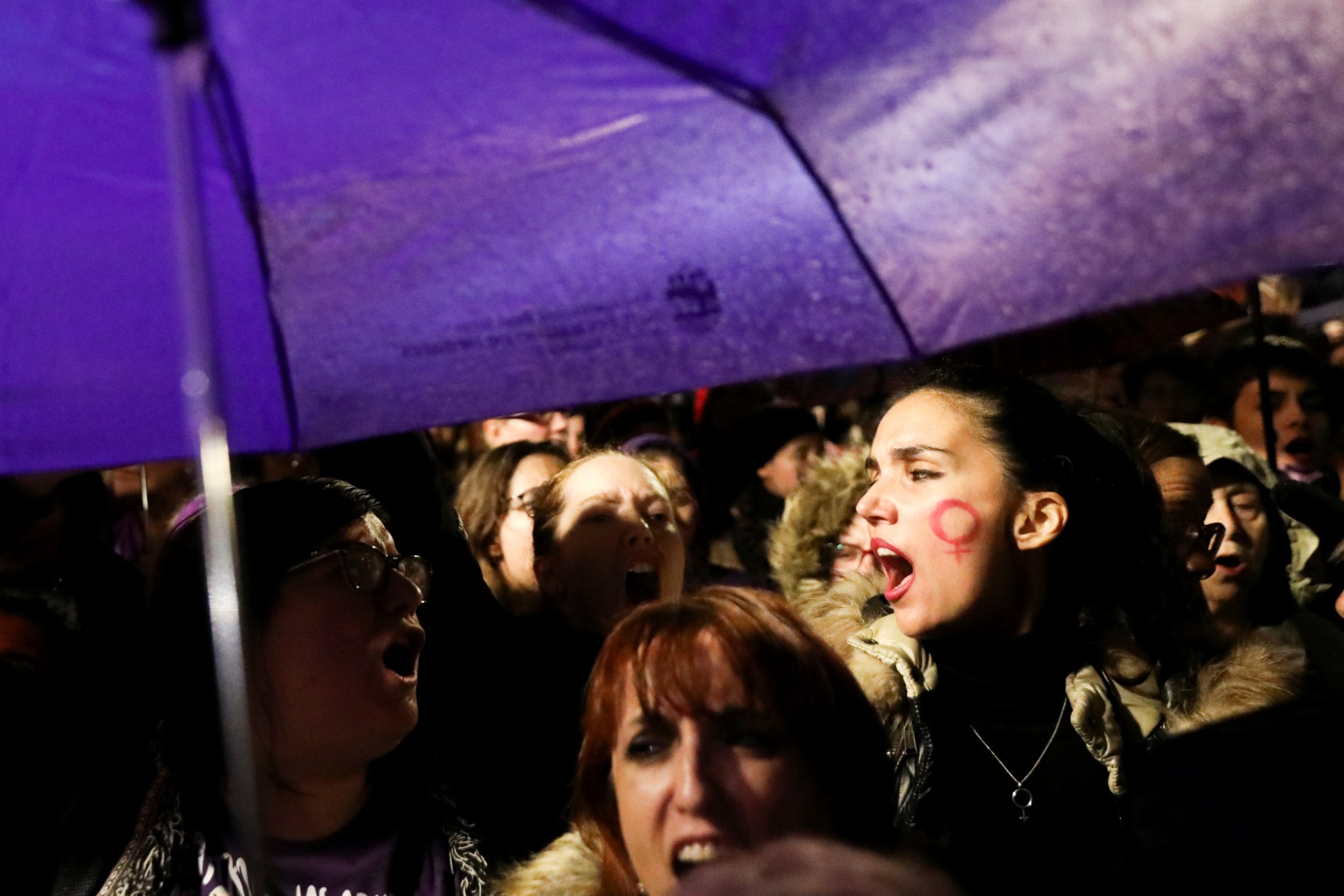 968px x 681px - Thousands protest across Spain after men cleared of raping ...