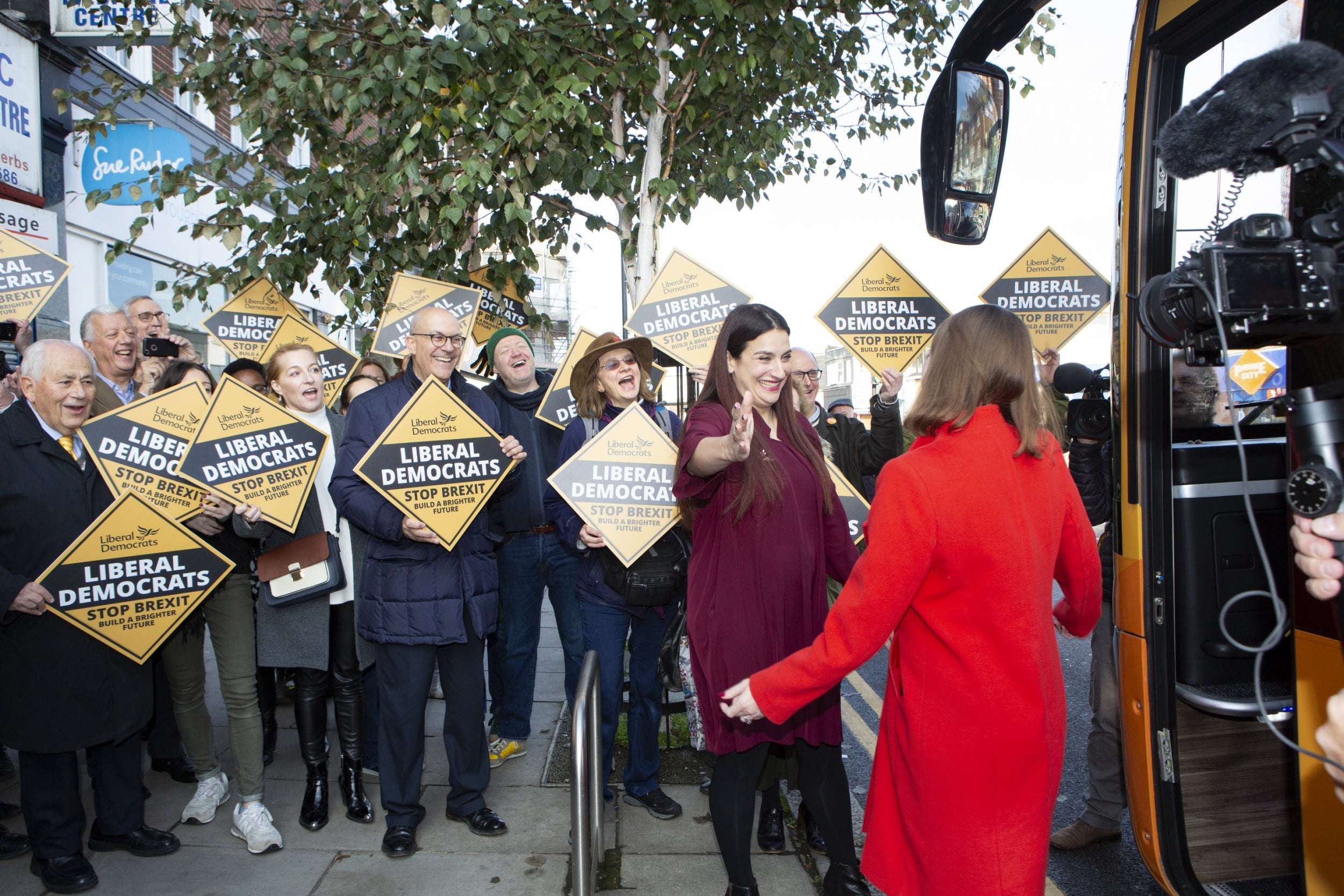 Jo Swinson toughens stance on propping up Labour or Tories, saying leadership change would not be enough