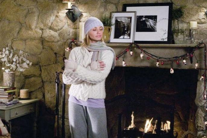 Amanda (Cameron Diaz) in the cosiest of layers (Columbia Pictures)