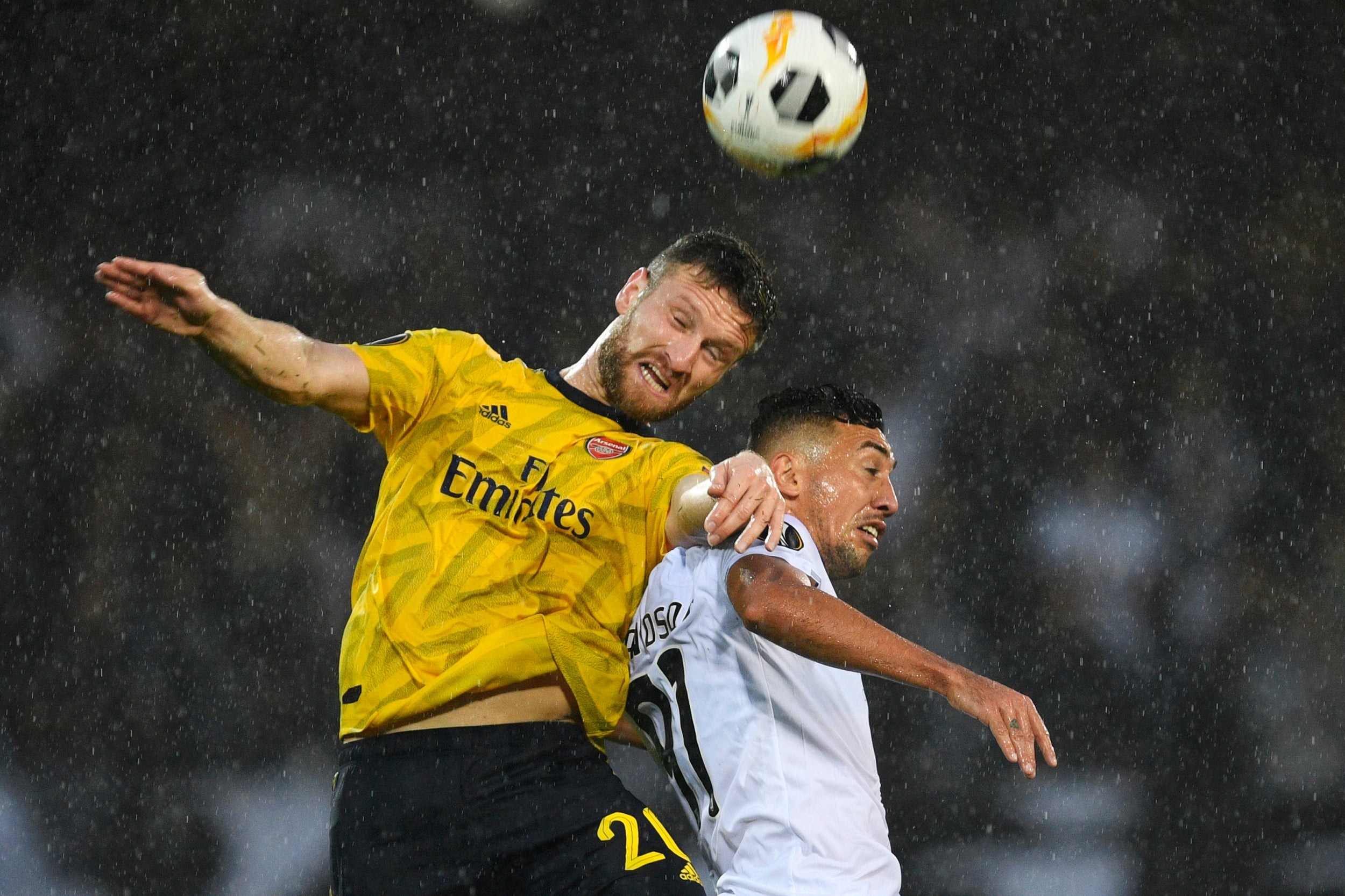 Shkodran Mustafi - 8