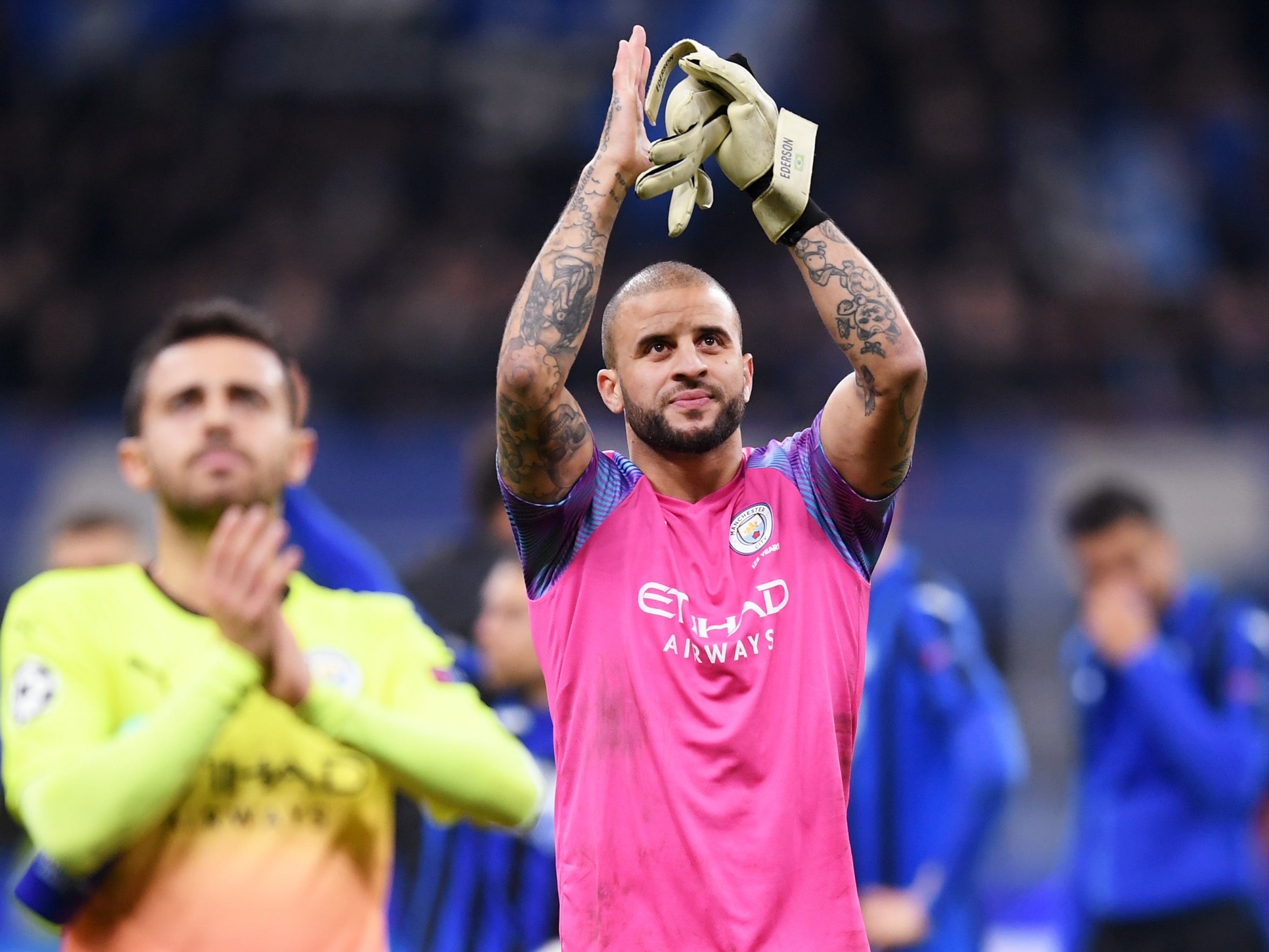 Kyle Walker took over the goalkeeper gloves for Manchester City