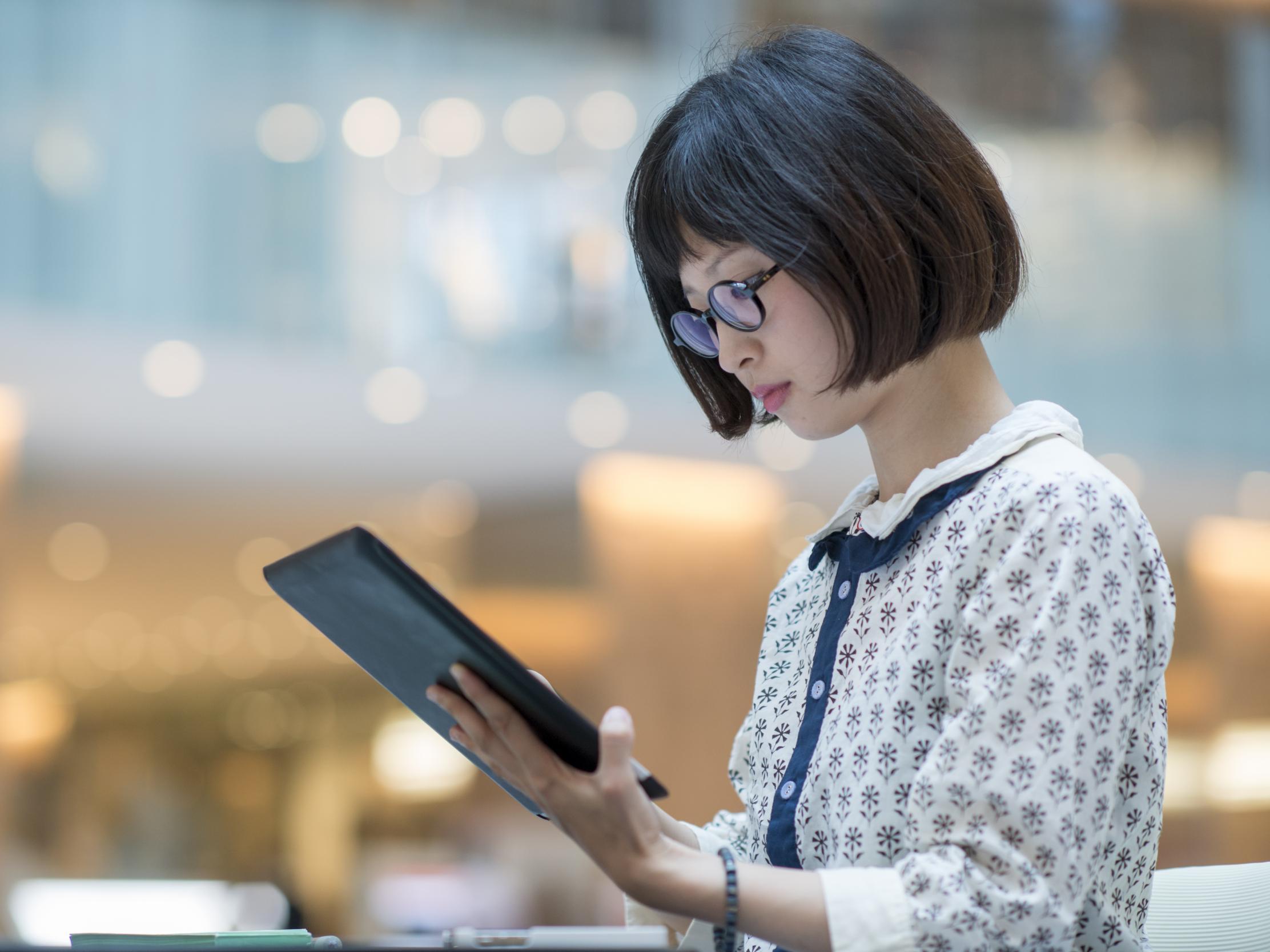 Women cheap wearing glasses