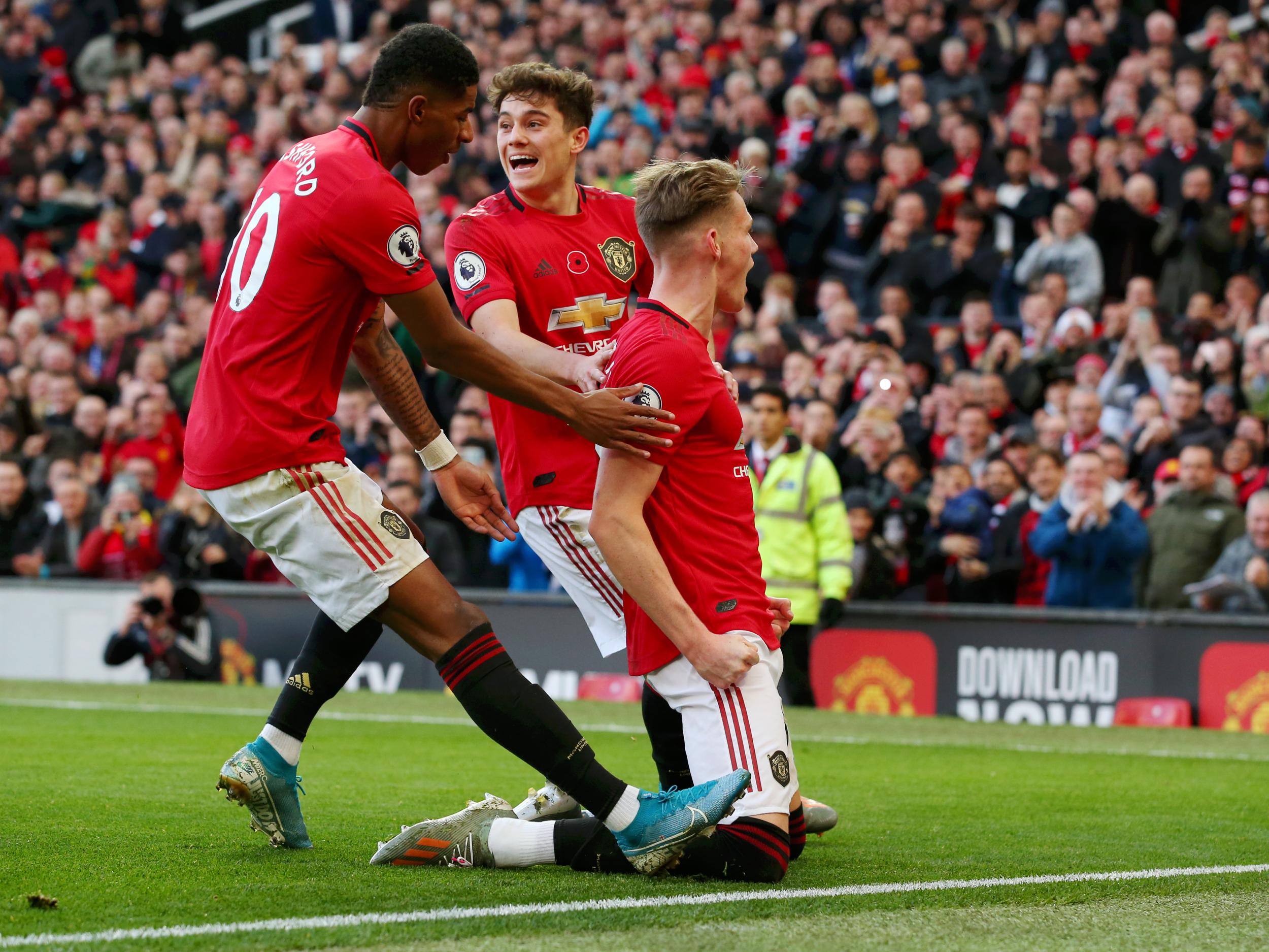 Manchester United beat Brighton 3-1