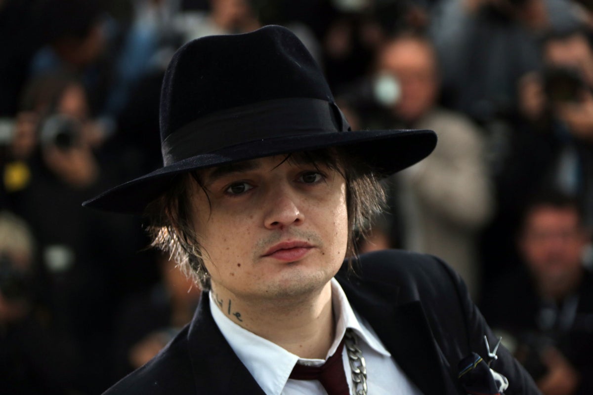 Pete Doherty Arrested In Paris Again After Drunken Brawl While Celebrating Release From Custody The Independent The Independent