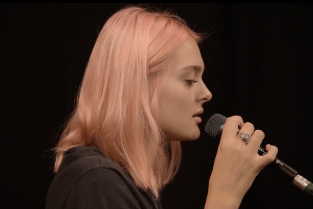 Charlotte Lawrence performs a Music Box session