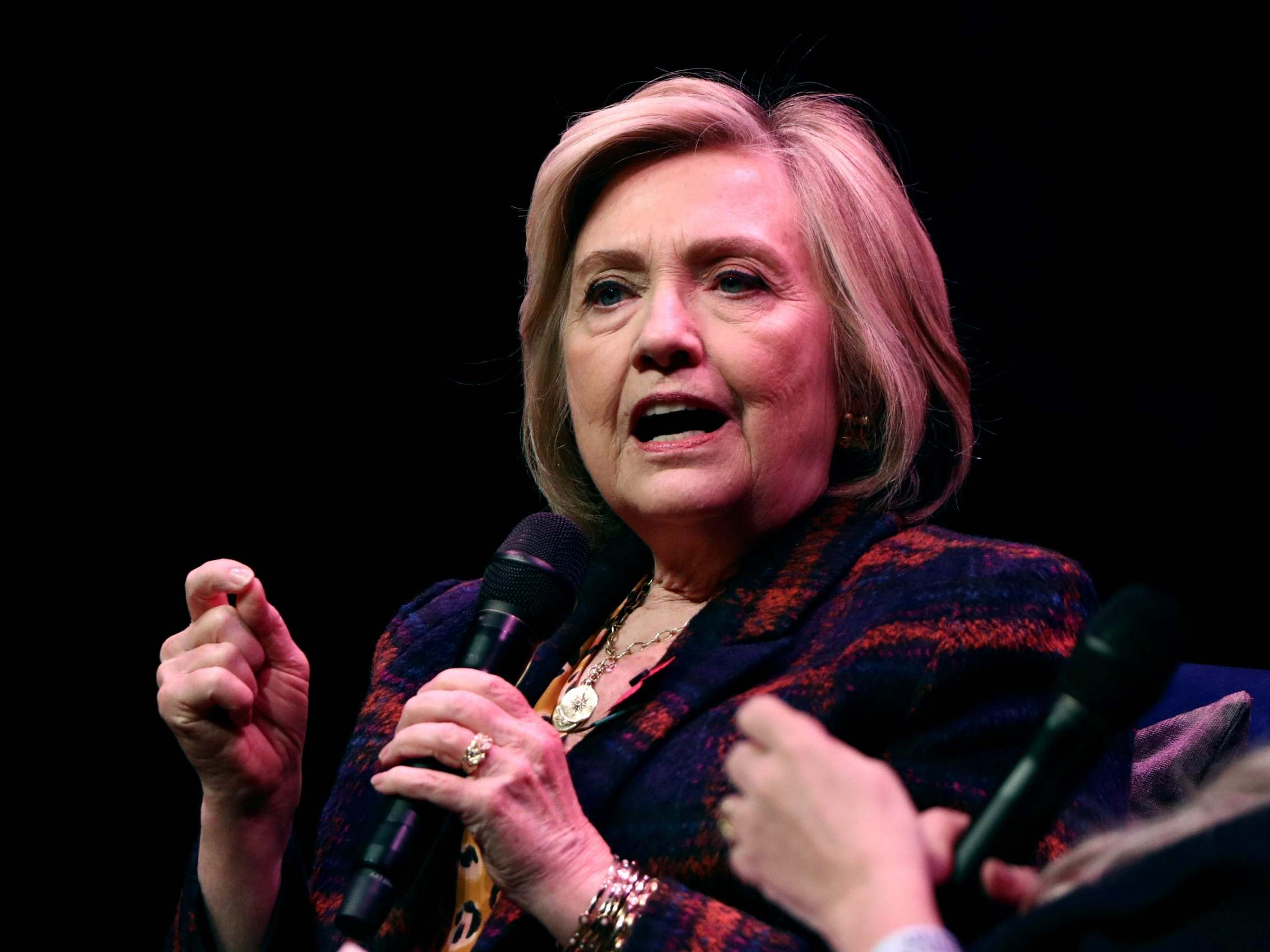Hillary Clinton says government &apos;shameful&apos; for delaying release of secret Russia report until after election