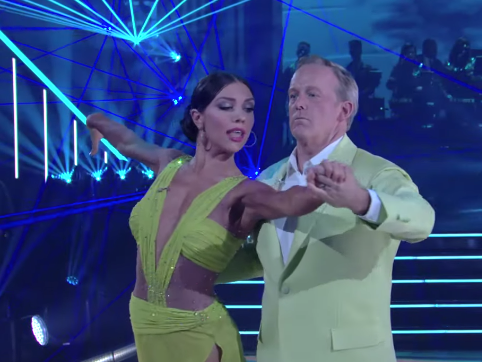 Dancing with the Stars: Trump praises Sean Spicer&apos;s &apos;great try&apos; after he is voted off reality series
