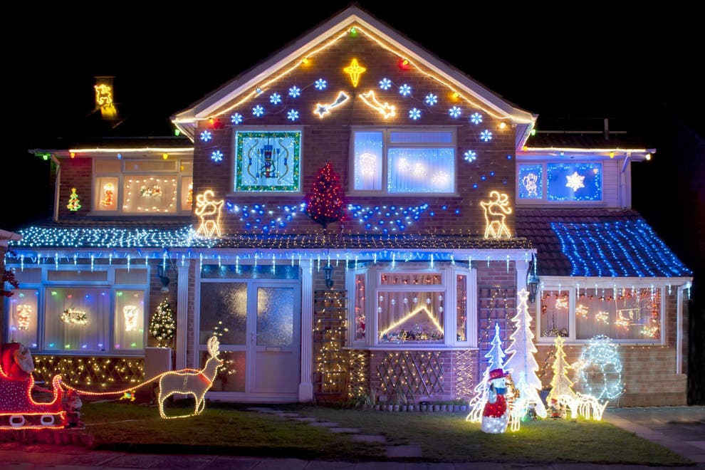 Family told to take down Christmas decorations because it is too soon ...