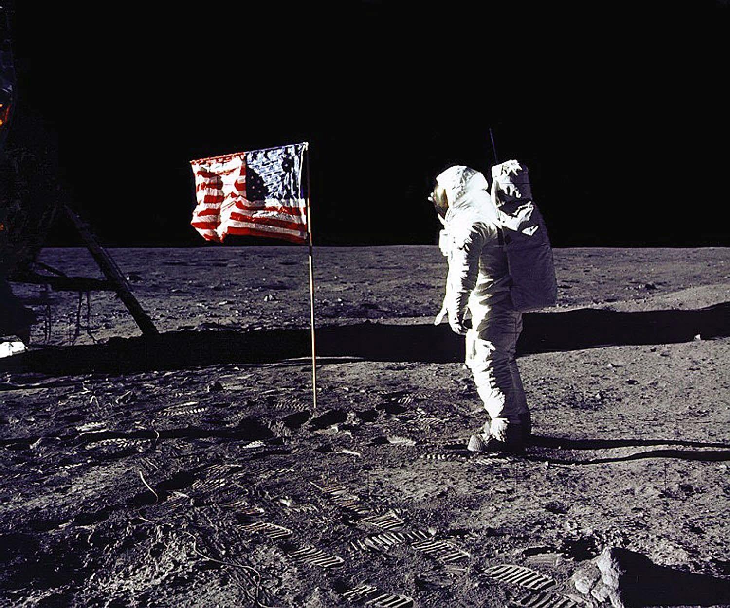 Astronaut Edwin E. ‘Buzz’ Aldrin, Jr. salutes the US flag on the surface of the moon during the Apollo 11 lunar mission, 20 July 1969 (NA