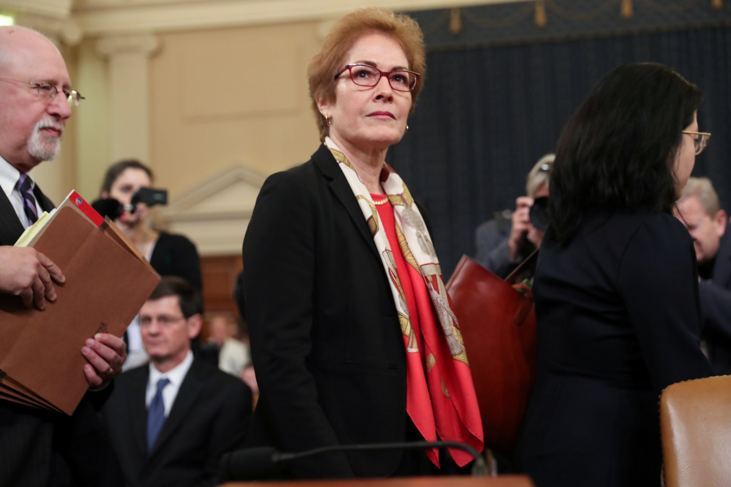 Trump impeachment: Stunning scenes as witness applauded after seeing off real-time &apos;intimidation&apos; by president
